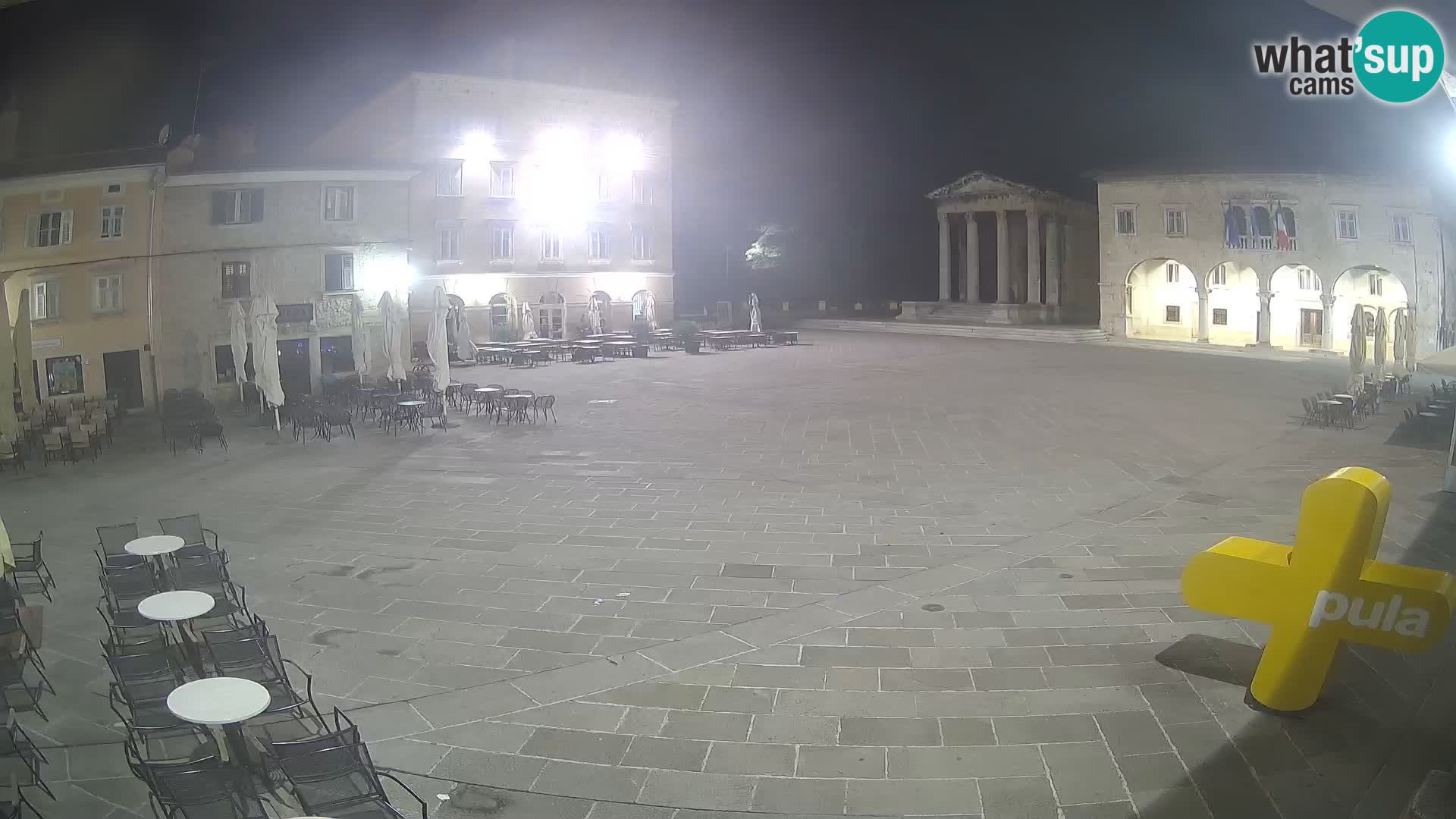 Pula – Live view of the Forum and the Tample of Augustus