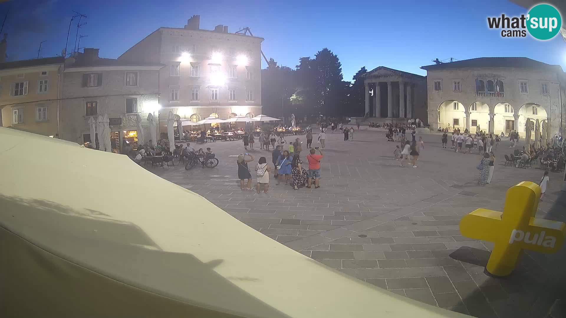 Pula – Live view of the Forum and the Tample of Augustus