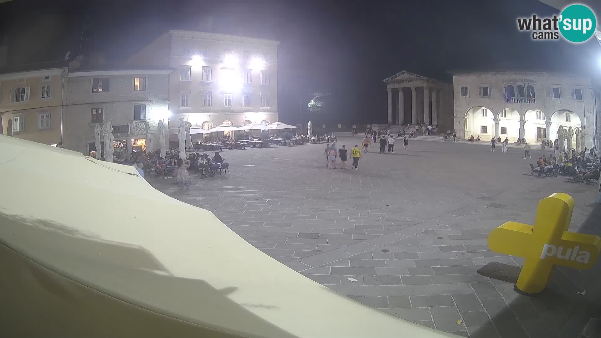 Pula – Live view of the Forum and the Tample of Augustus