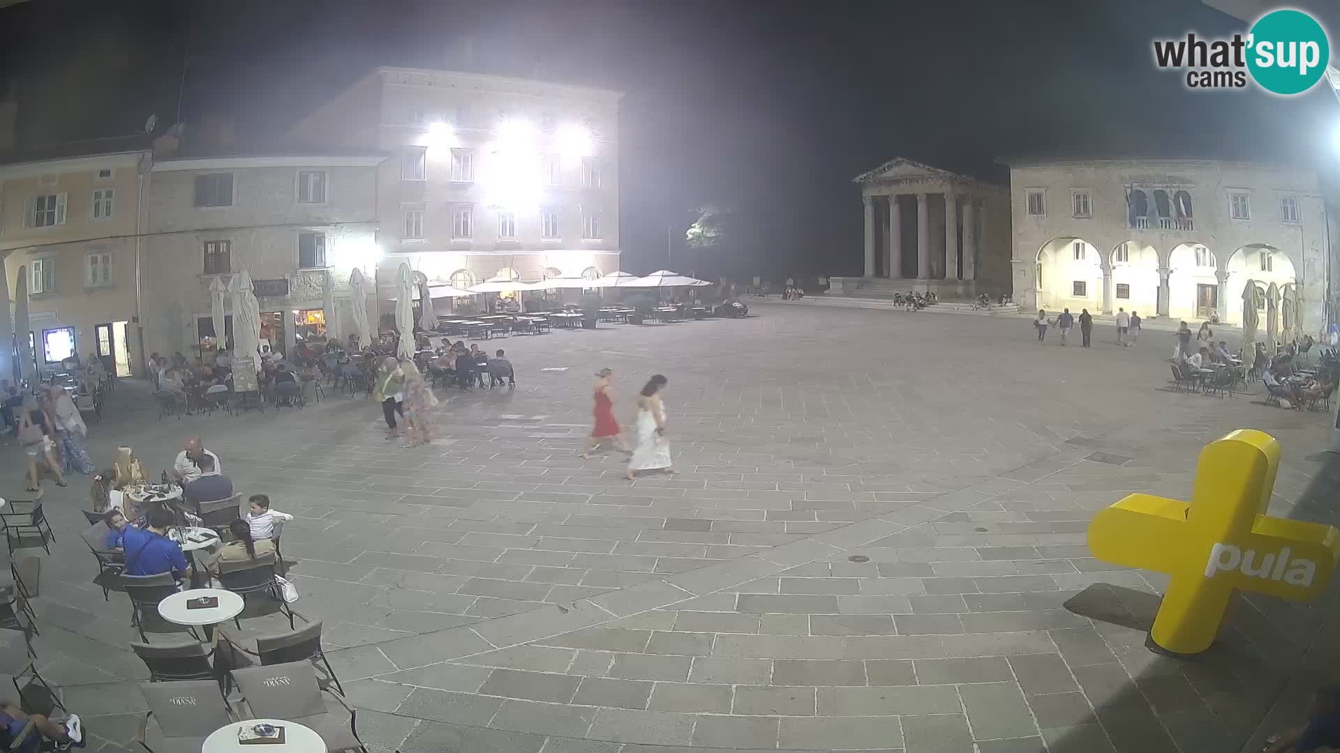 Pula – Live view of the Forum and the Tample of Augustus