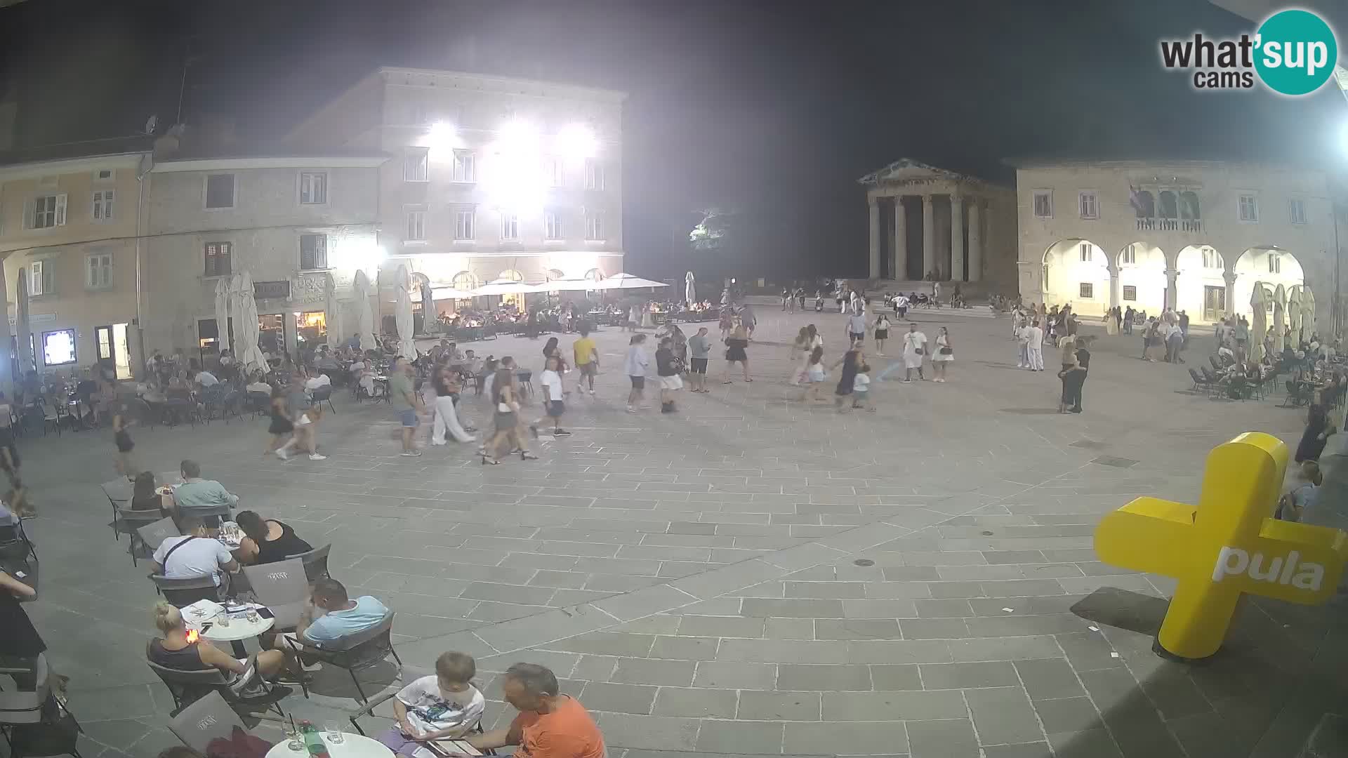 Pula – Live view of the Forum and the Tample of Augustus
