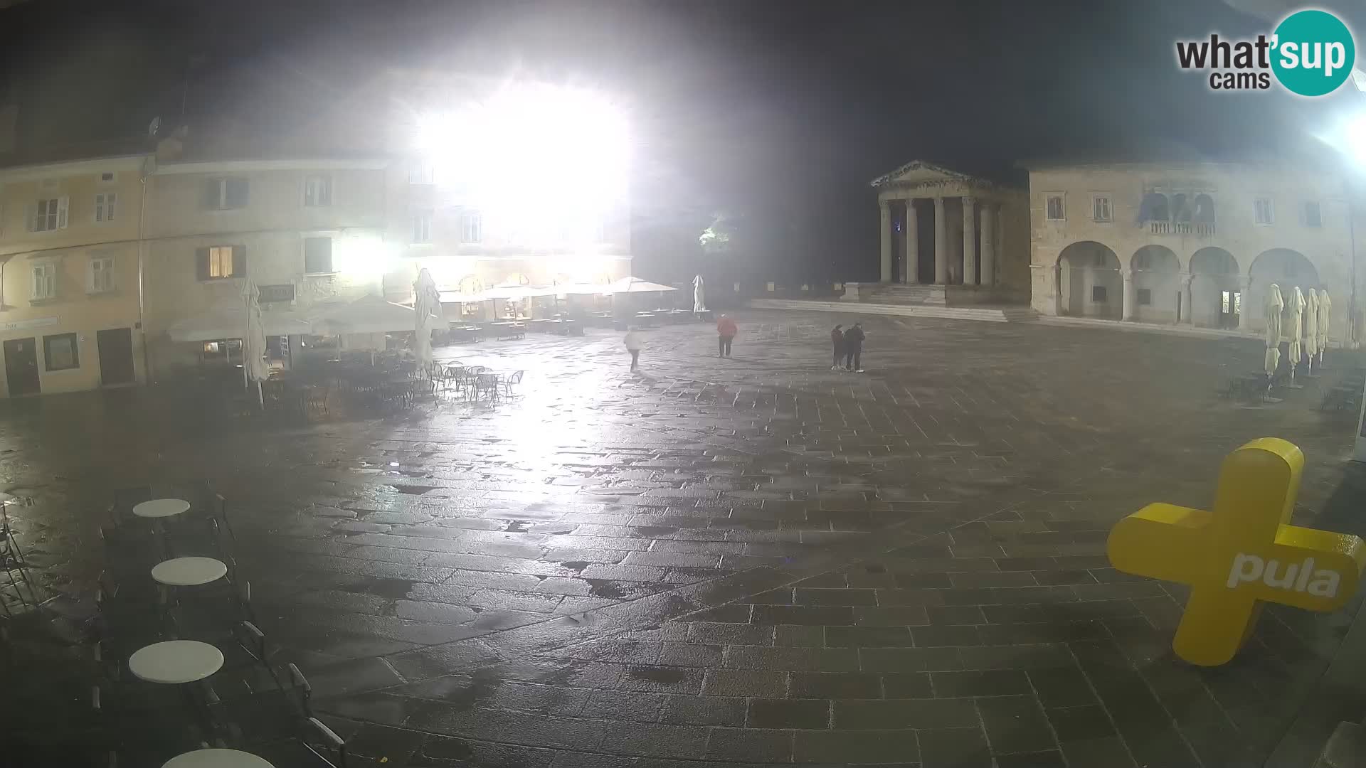 Pula – Live view of the Forum and the Tample of Augustus