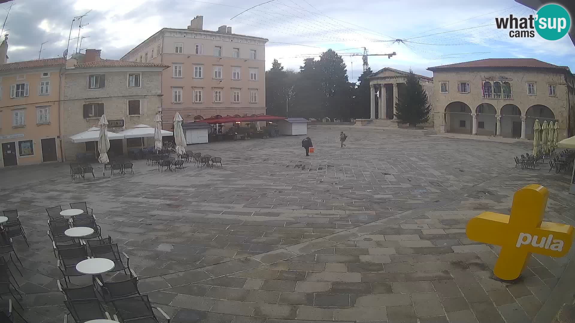 Pula – Live view of the Forum and the Tample of Augustus