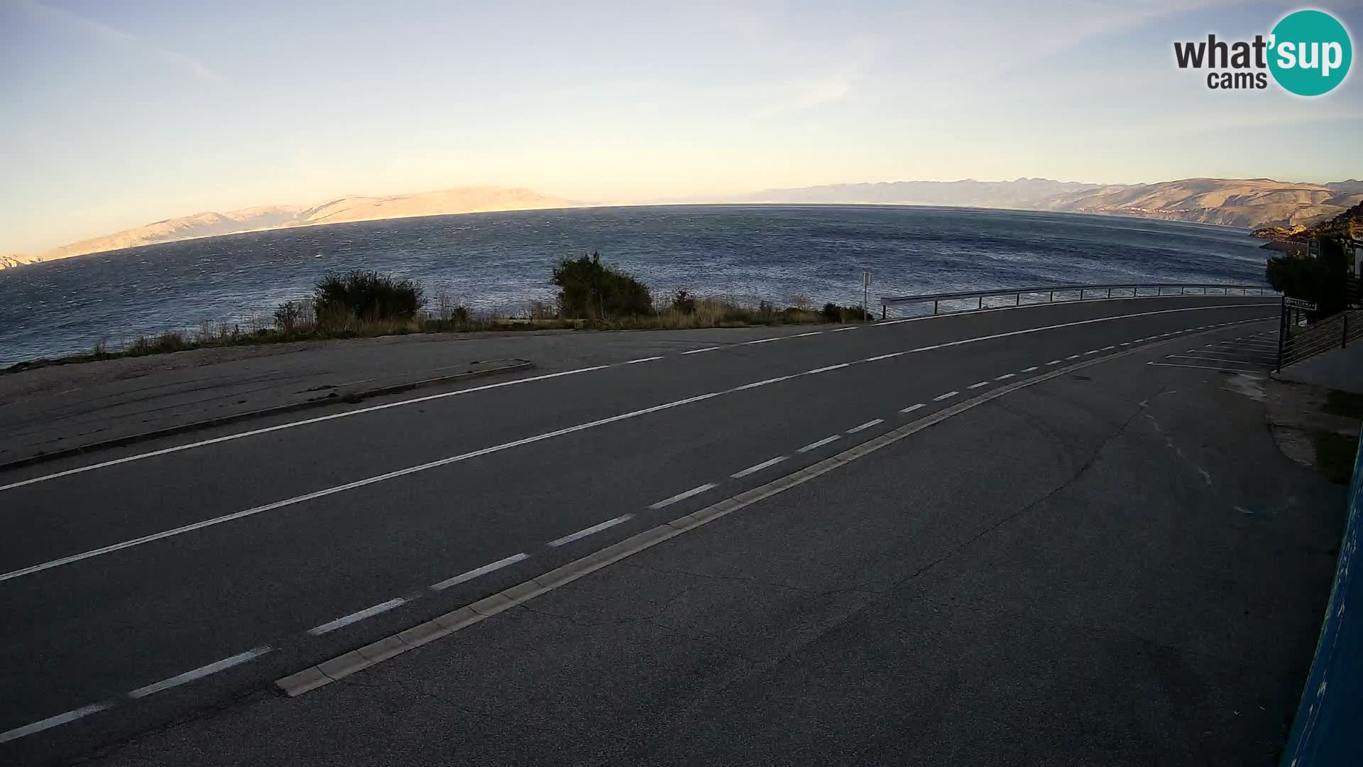 Webcam autopista adriática D8 cerca de SENJ – vista de la isla de KRK