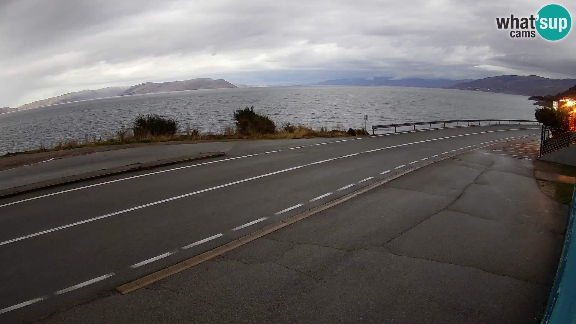 Webcam autopista adriática D8 cerca de SENJ – vista de la isla de KRK