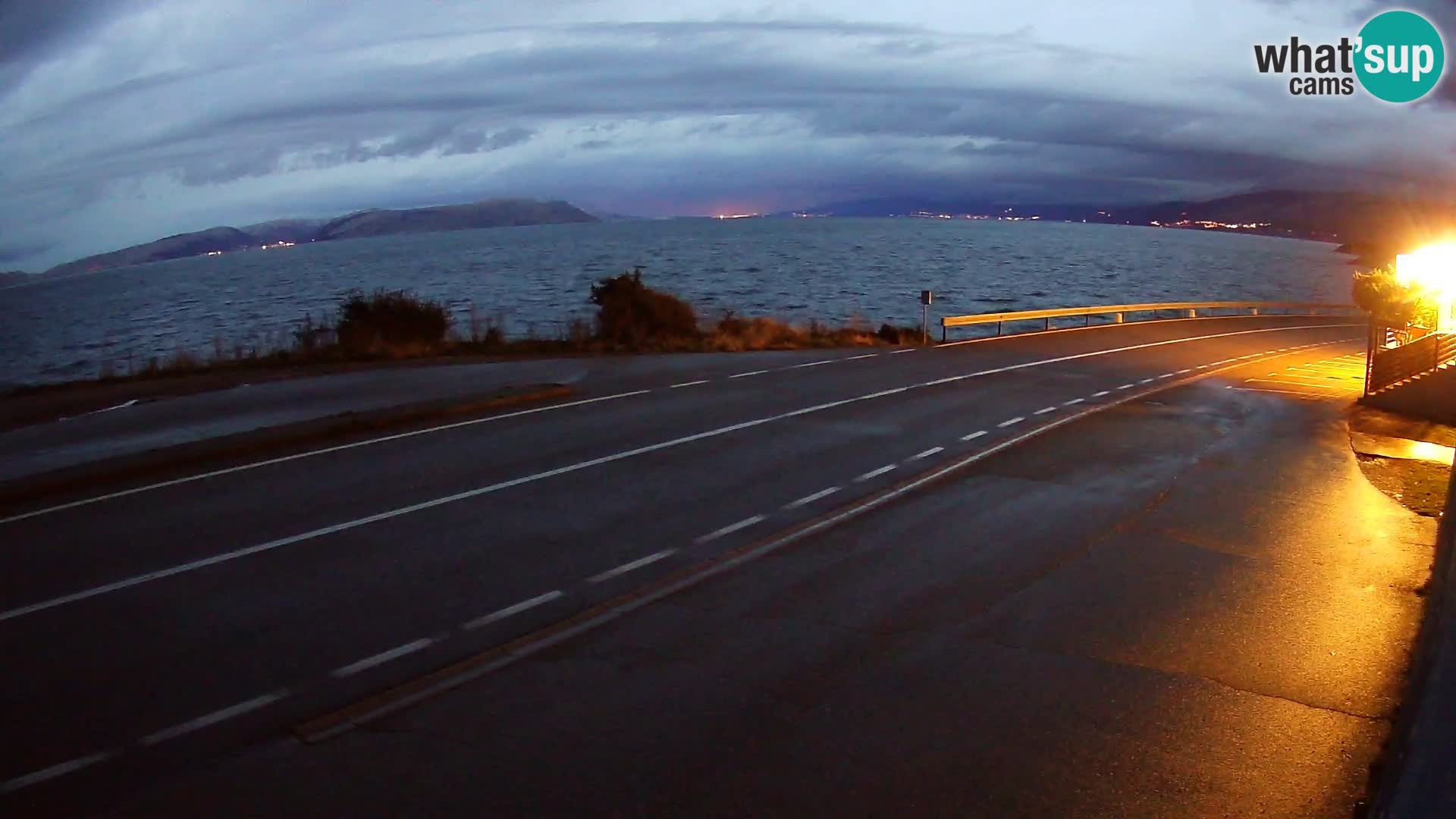 Webcam autopista adriática D8 cerca de SENJ – vista de la isla de KRK