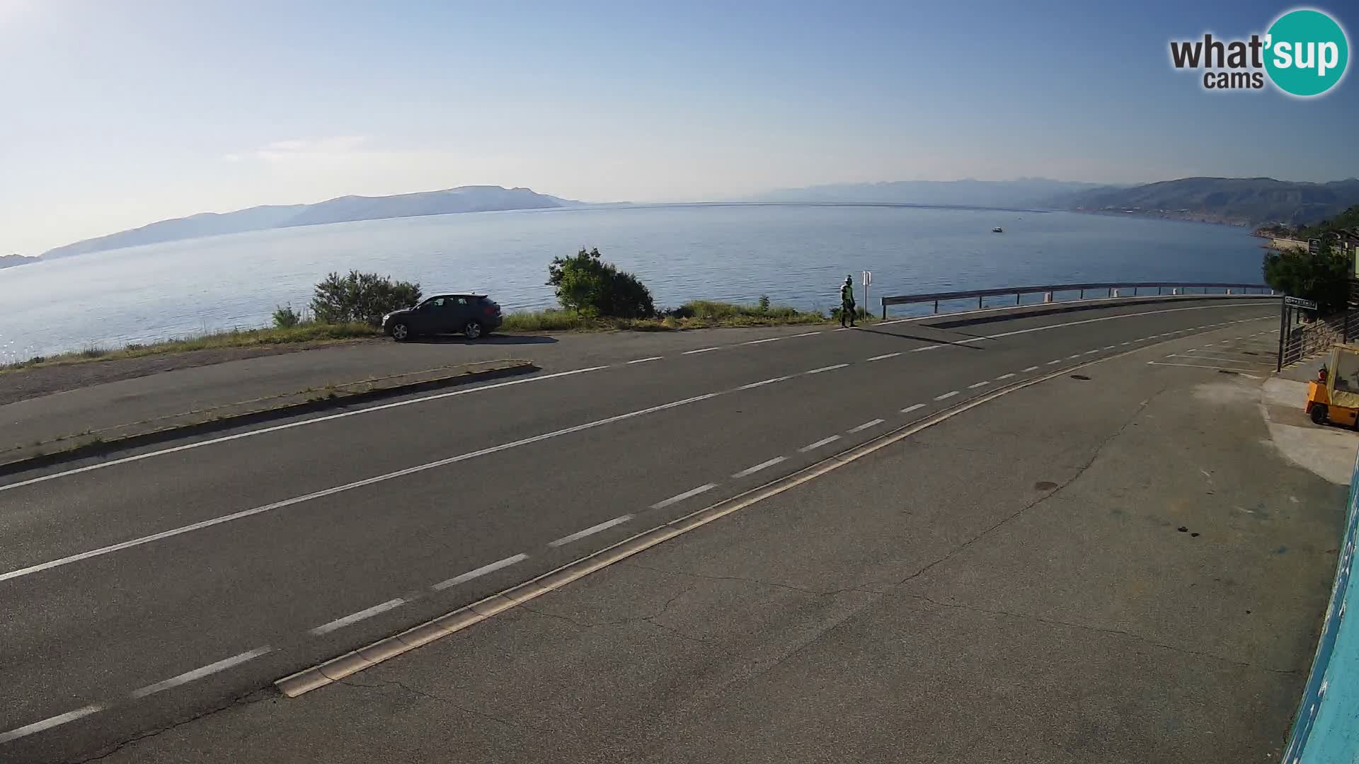 Kamera Jadranska Magistrala D8 pri SENJu – pogled na otok KRK