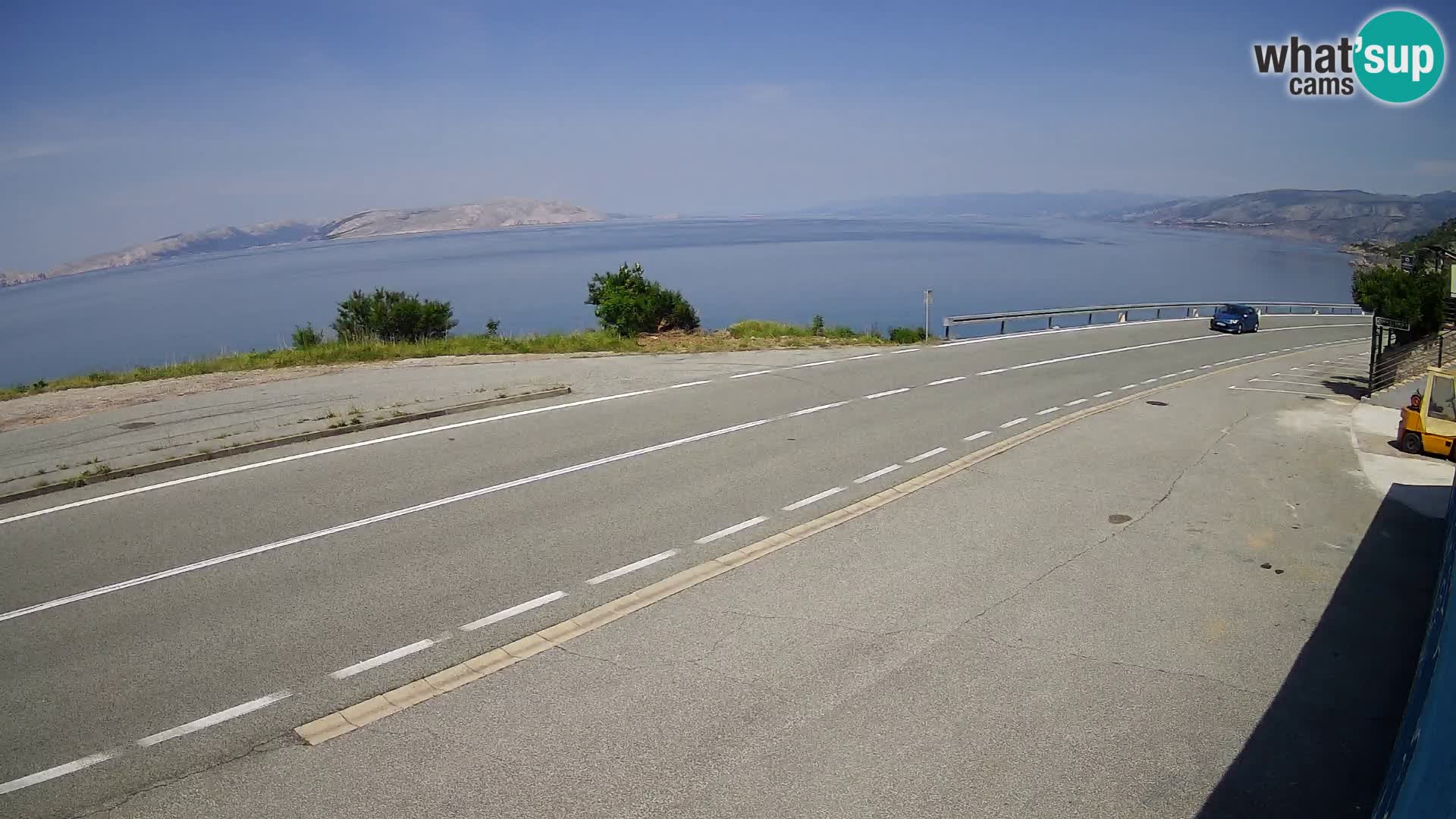Kamera Jadranska Magistrala D8 pri SENJu – pogled na otok KRK