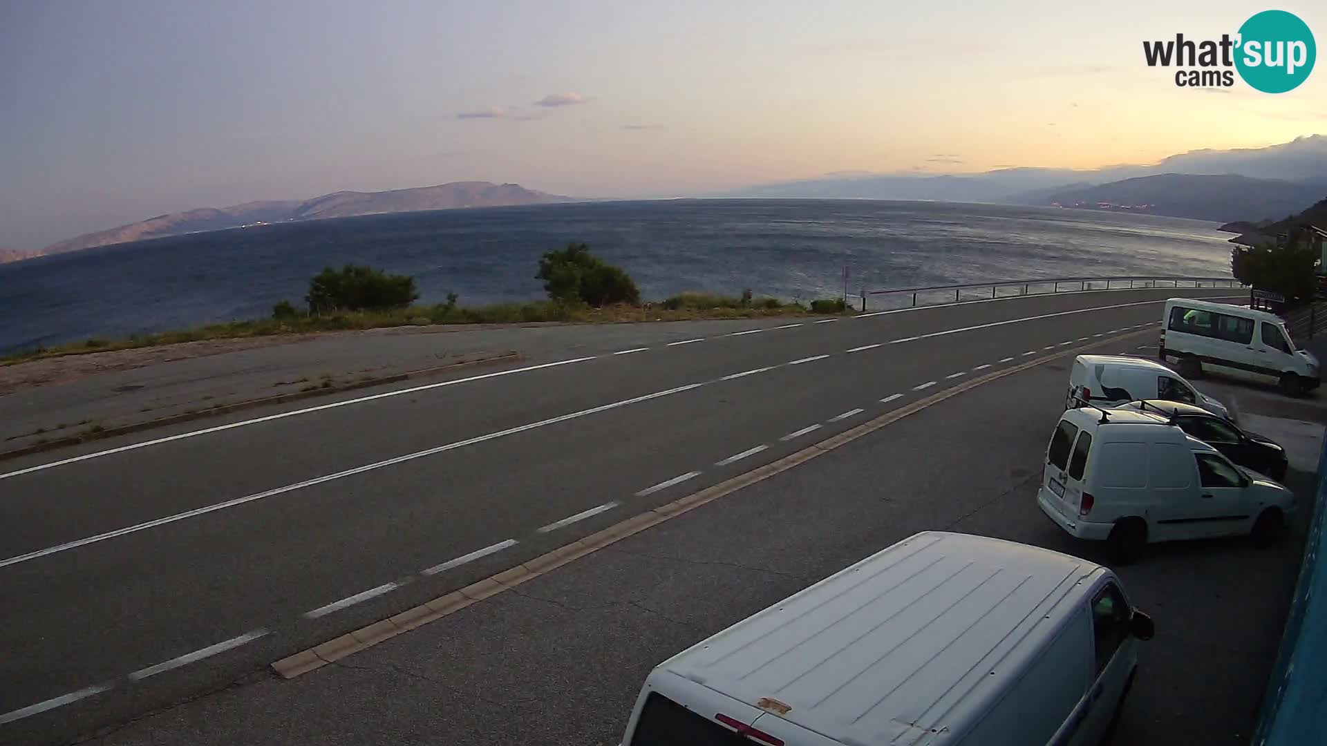 Kamera Jadranska Magistrala D8 pri SENJu – pogled na otok KRK