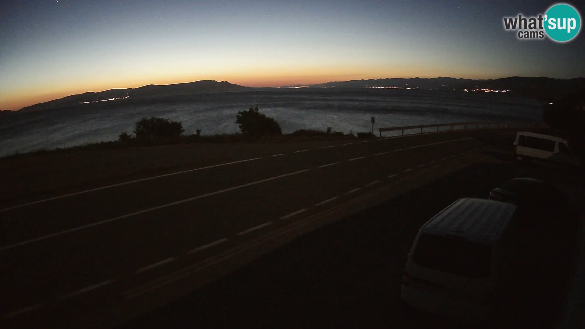Kamera Jadranska Magistrala D8 pri SENJu – pogled na otok KRK