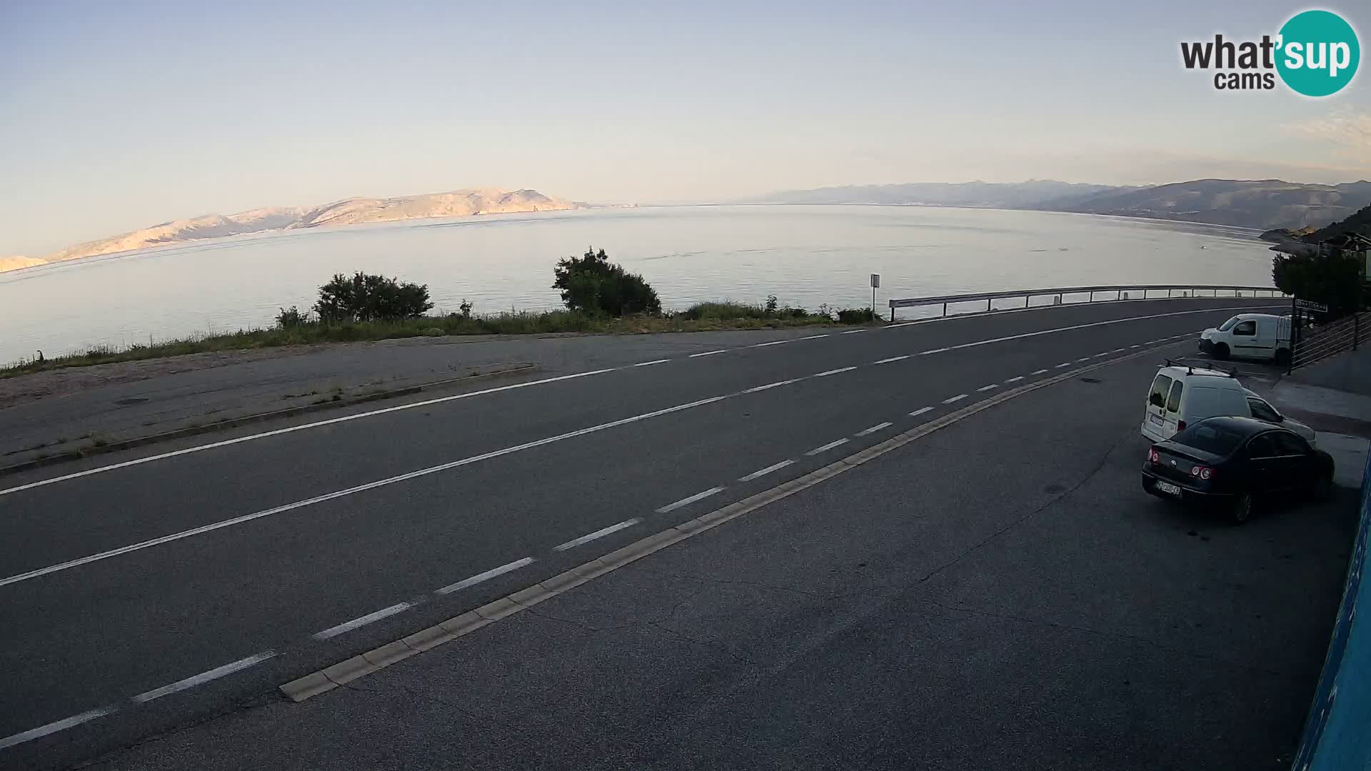 Kamera Jadranska Magistrala D8 pri SENJu – pogled na otok KRK