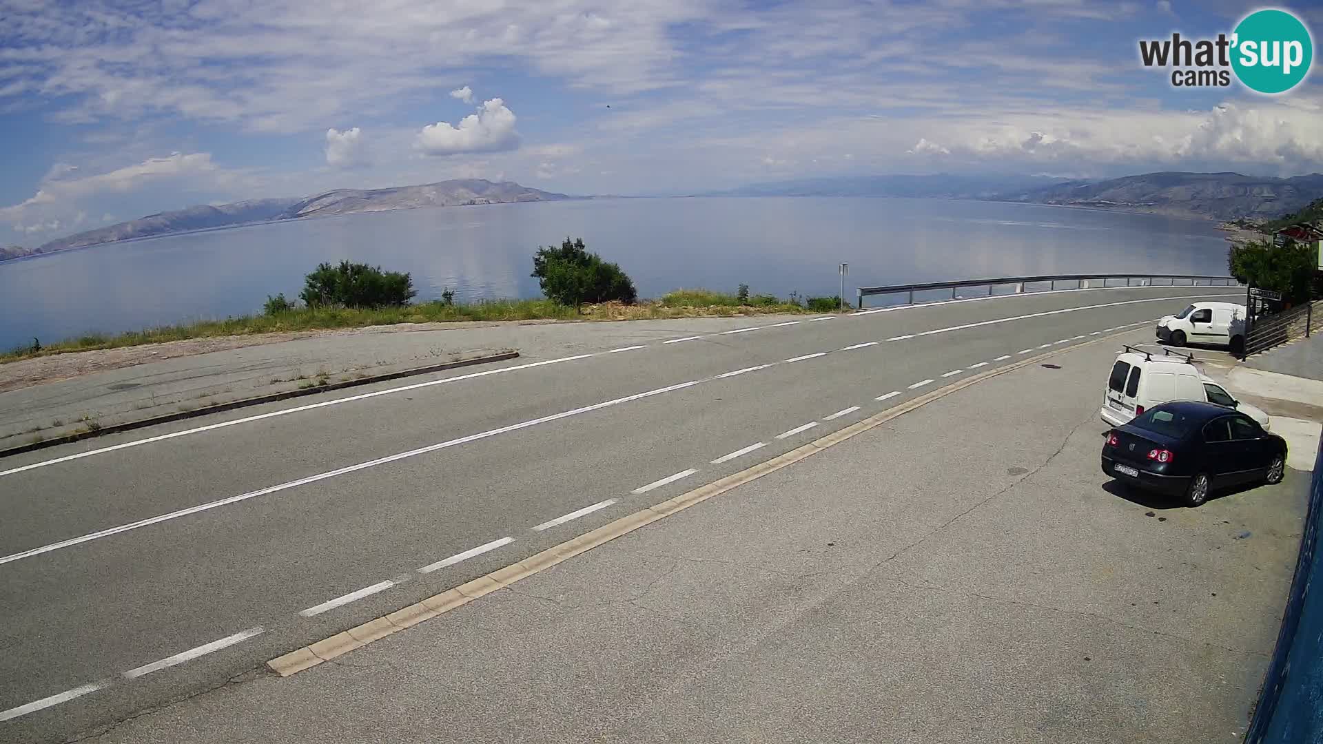 Kamera Jadranska Magistrala D8 pri SENJu – pogled na otok KRK