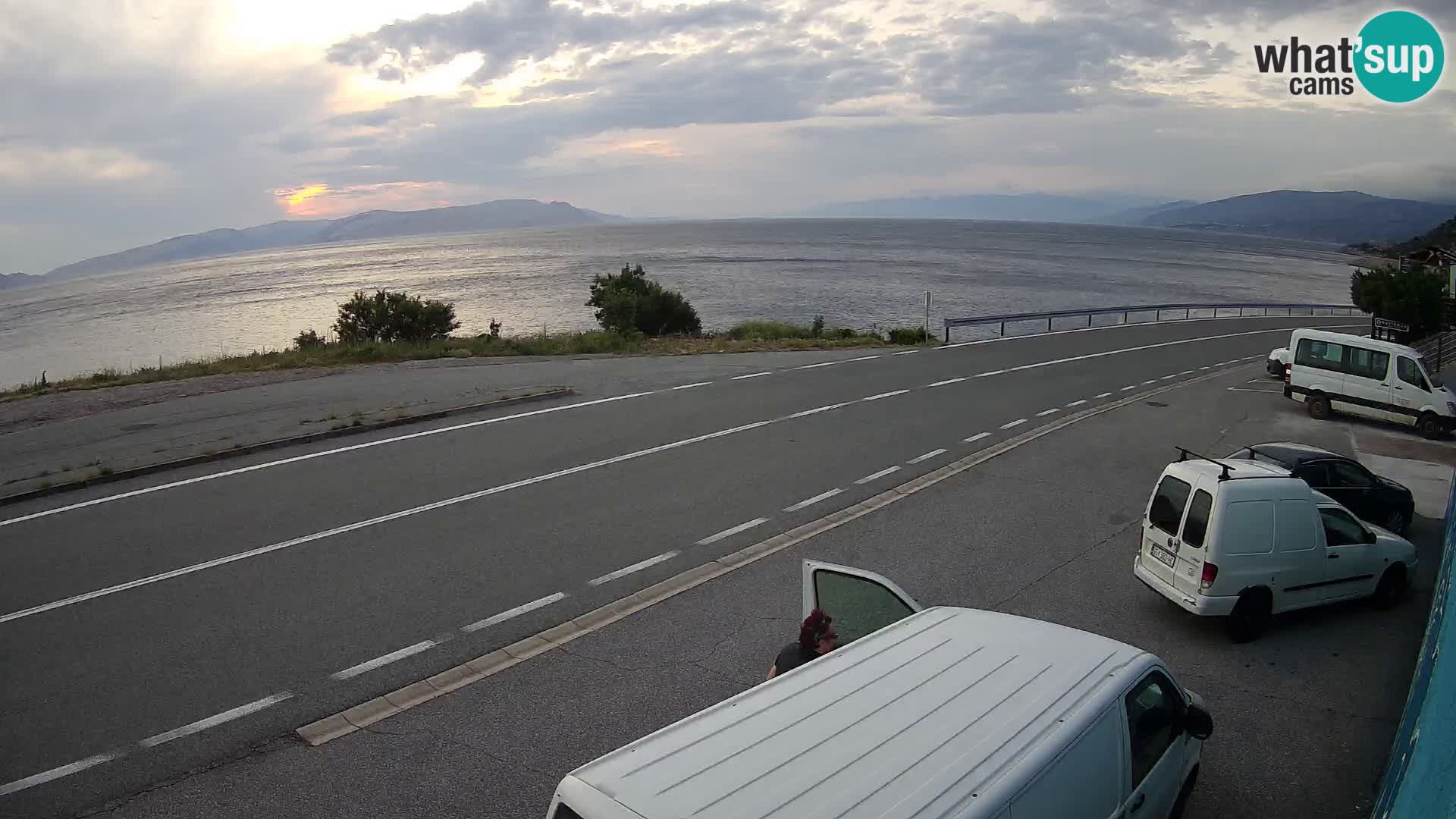 Webcam autopista adriática D8 cerca de SENJ – vista de la isla de KRK