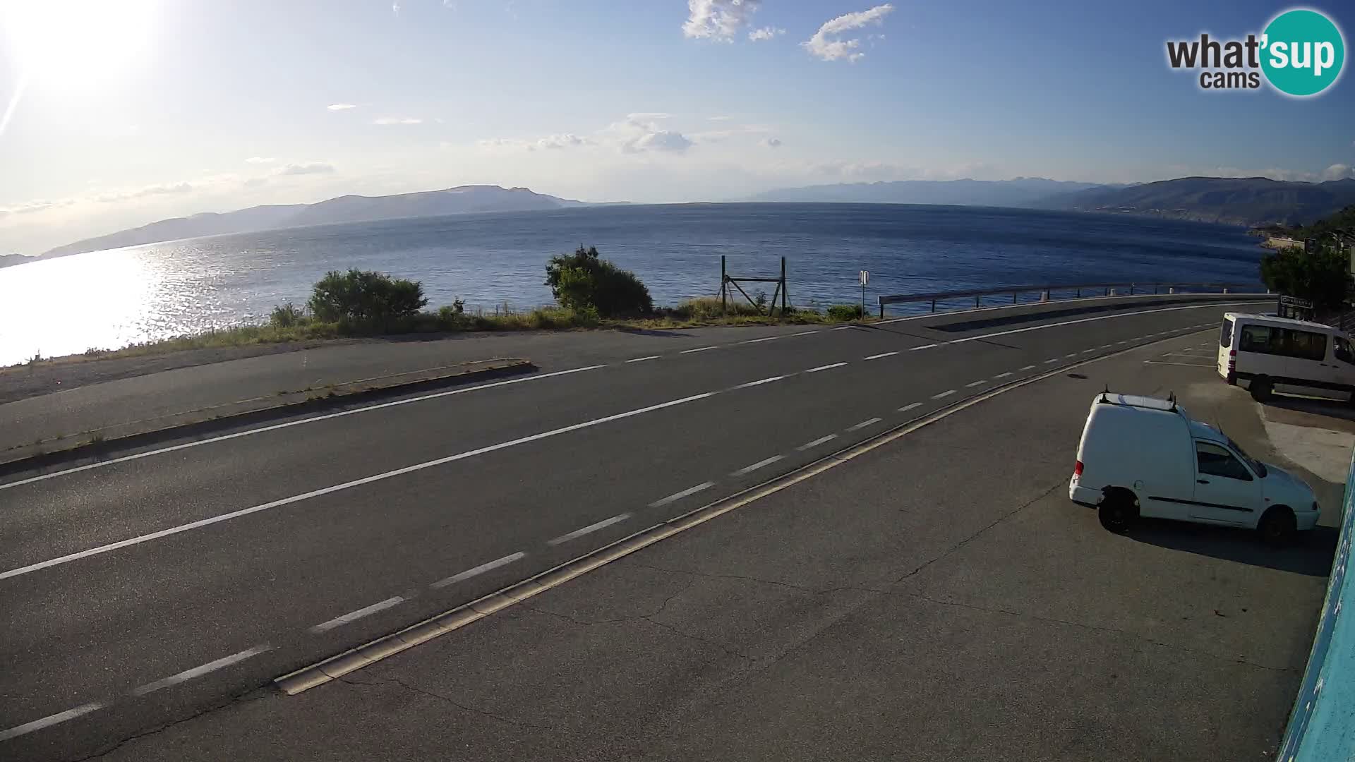 Kamera Jadranska Magistrala D8 pri SENJu – pogled na otok KRK
