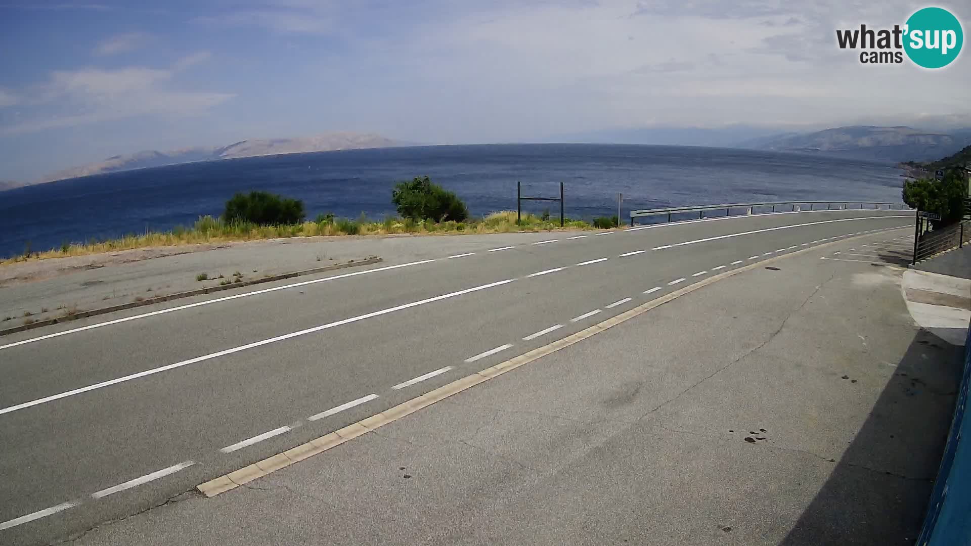 Kamera Jadranska Magistrala D8 pri SENJu – pogled na otok KRK