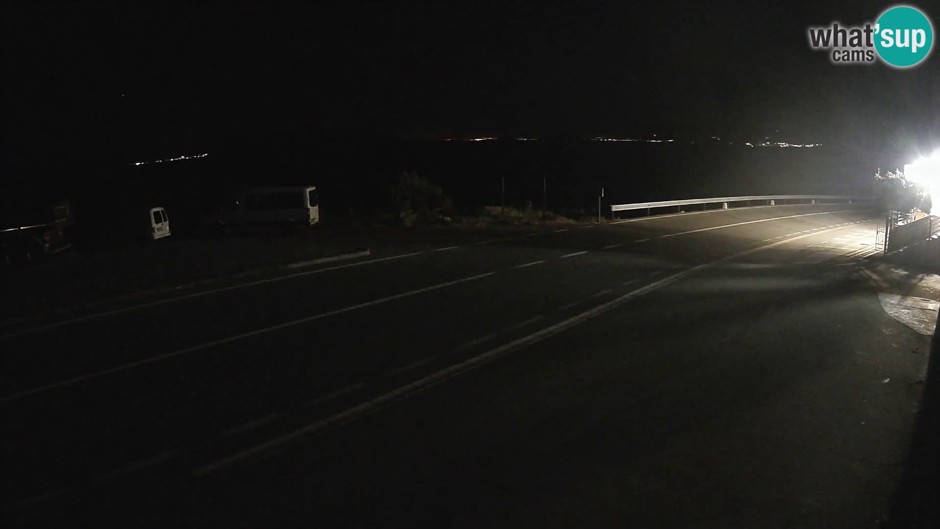 Kamera Jadranska Magistrala D8 pri SENJu – pogled na otok KRK