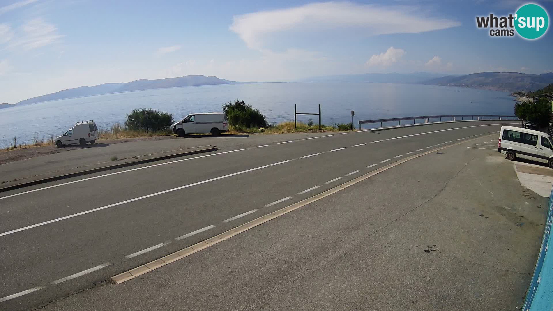 Kamera Jadranska Magistrala D8 pri SENJu – pogled na otok KRK