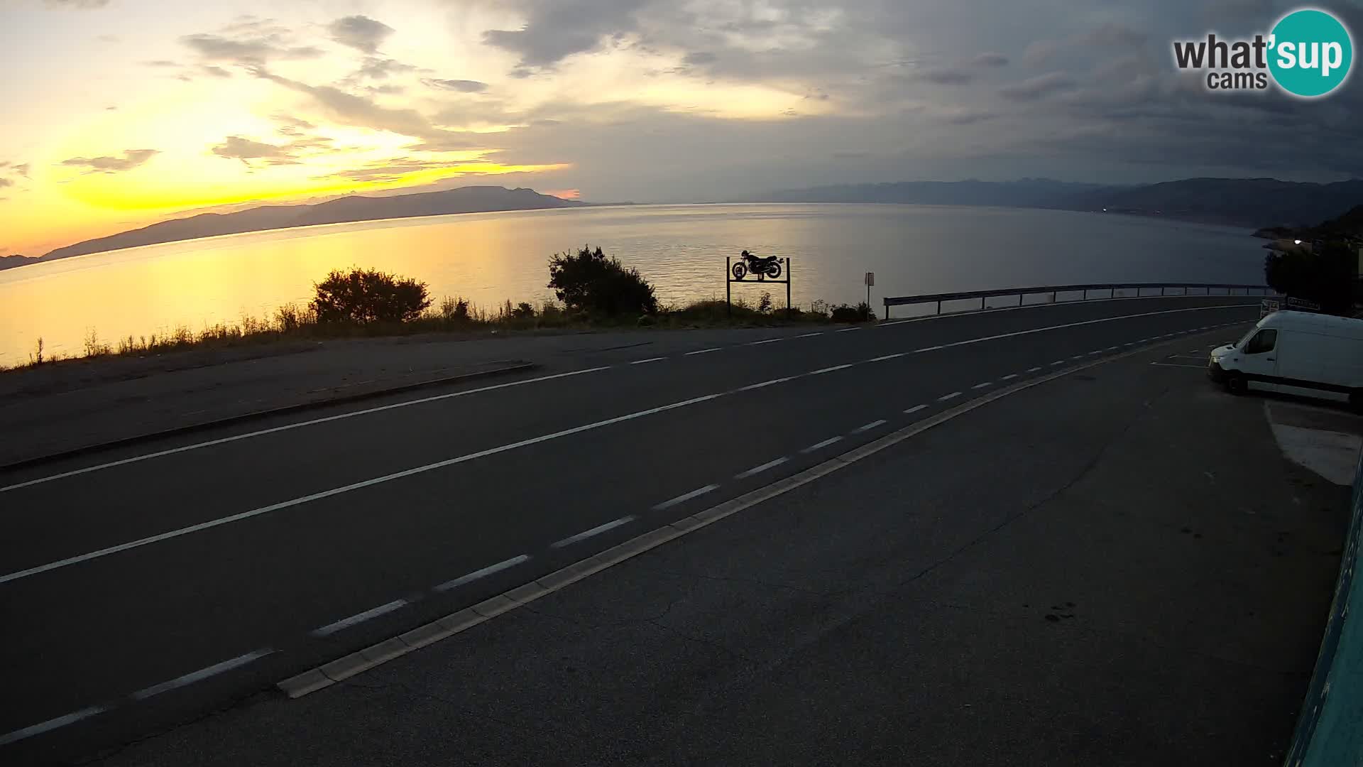 Webcam autoroute Adriatique D8 près de SENJ – vue sur l’île de KRK