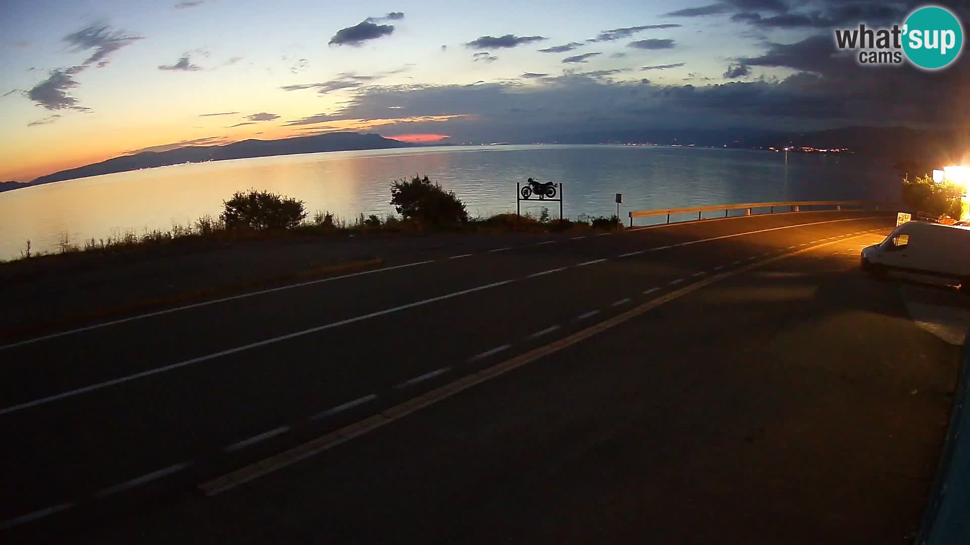 Webcam autopista adriática D8 cerca de SENJ – vista de la isla de KRK