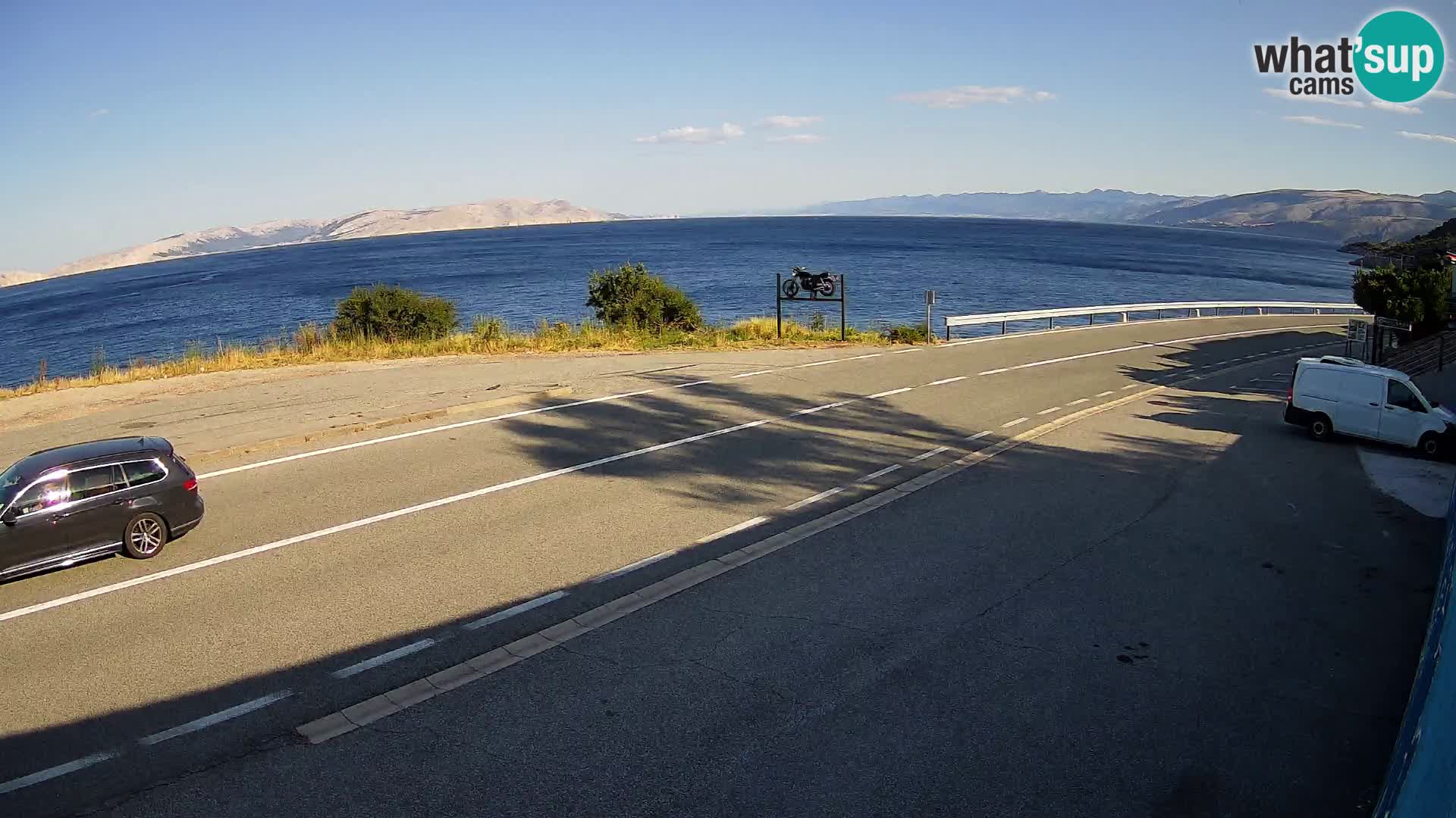 Kamera Jadranska Magistrala D8 pri SENJu – pogled na otok KRK