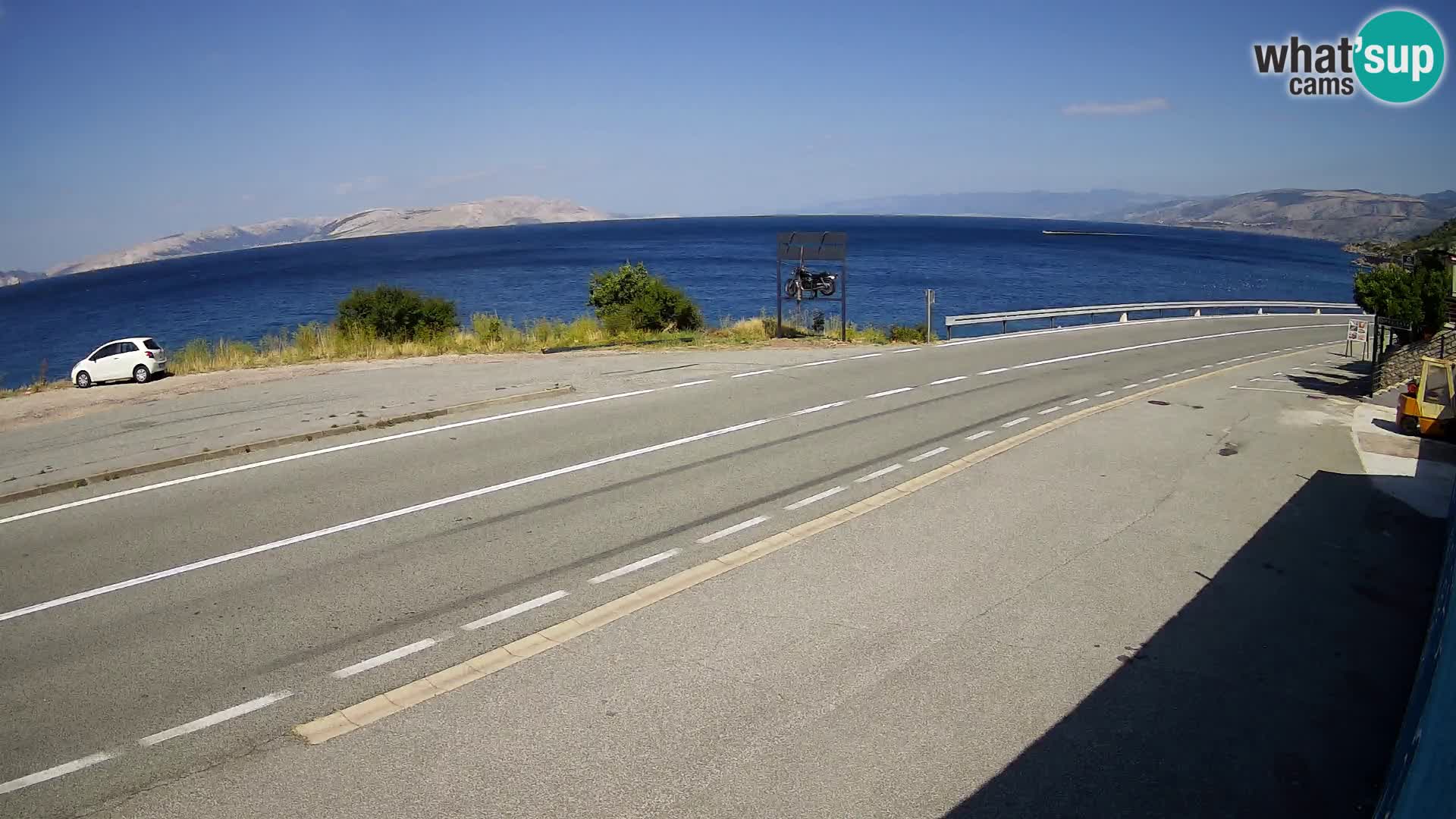 Kamera Jadranska Magistrala D8 pri SENJu – pogled na otok KRK