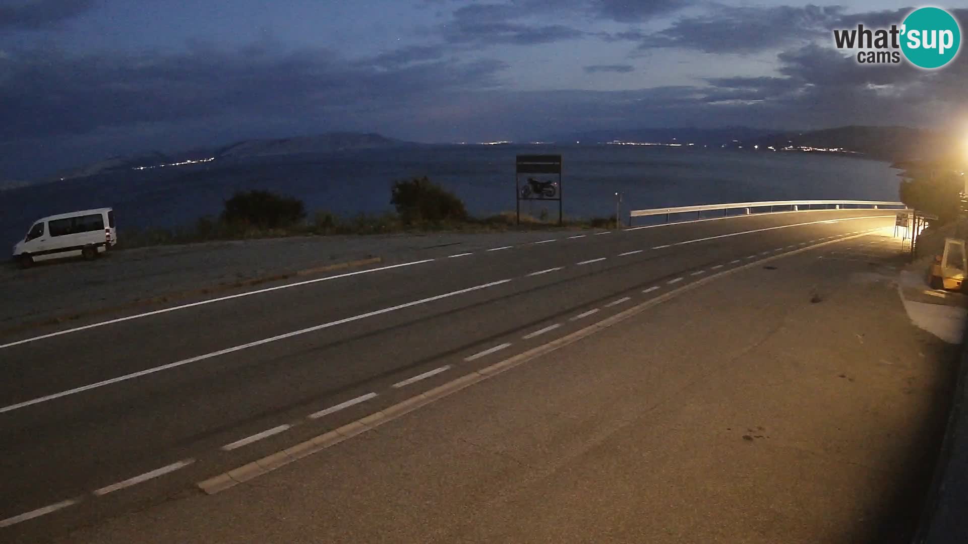 Webcam autopista adriática D8 cerca de SENJ – vista de la isla de KRK