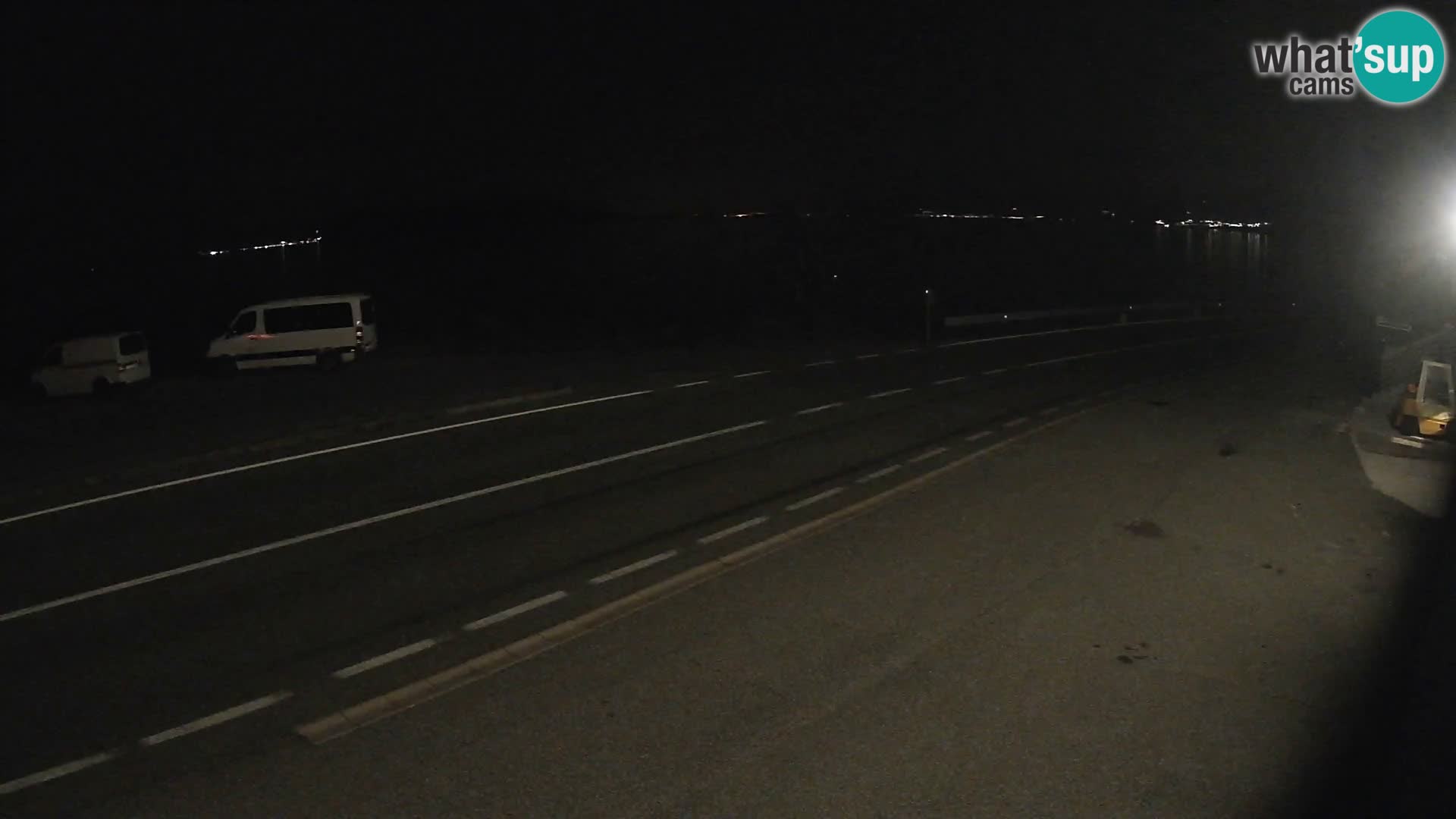 Kamera Jadranska Magistrala D8 pri SENJu – pogled na otok KRK
