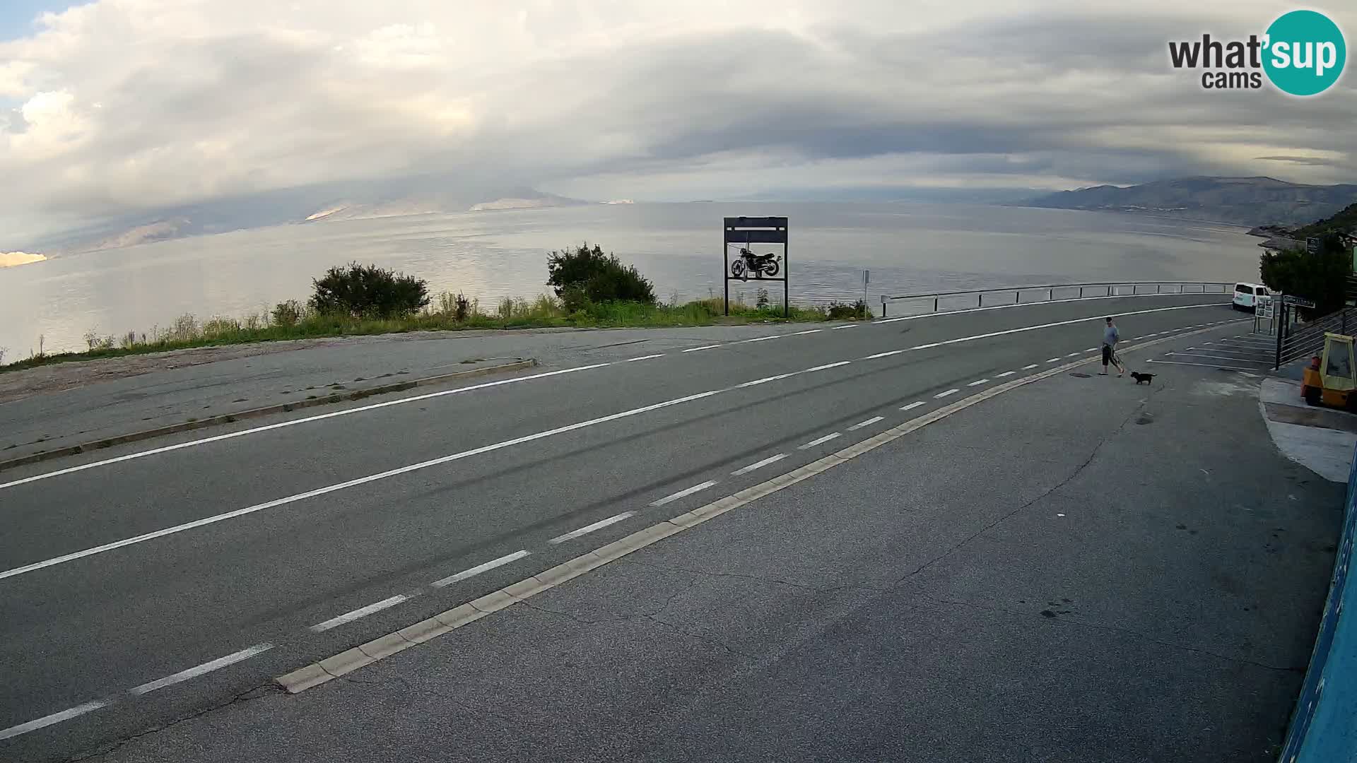 Webcam autopista adriática D8 cerca de SENJ – vista de la isla de KRK