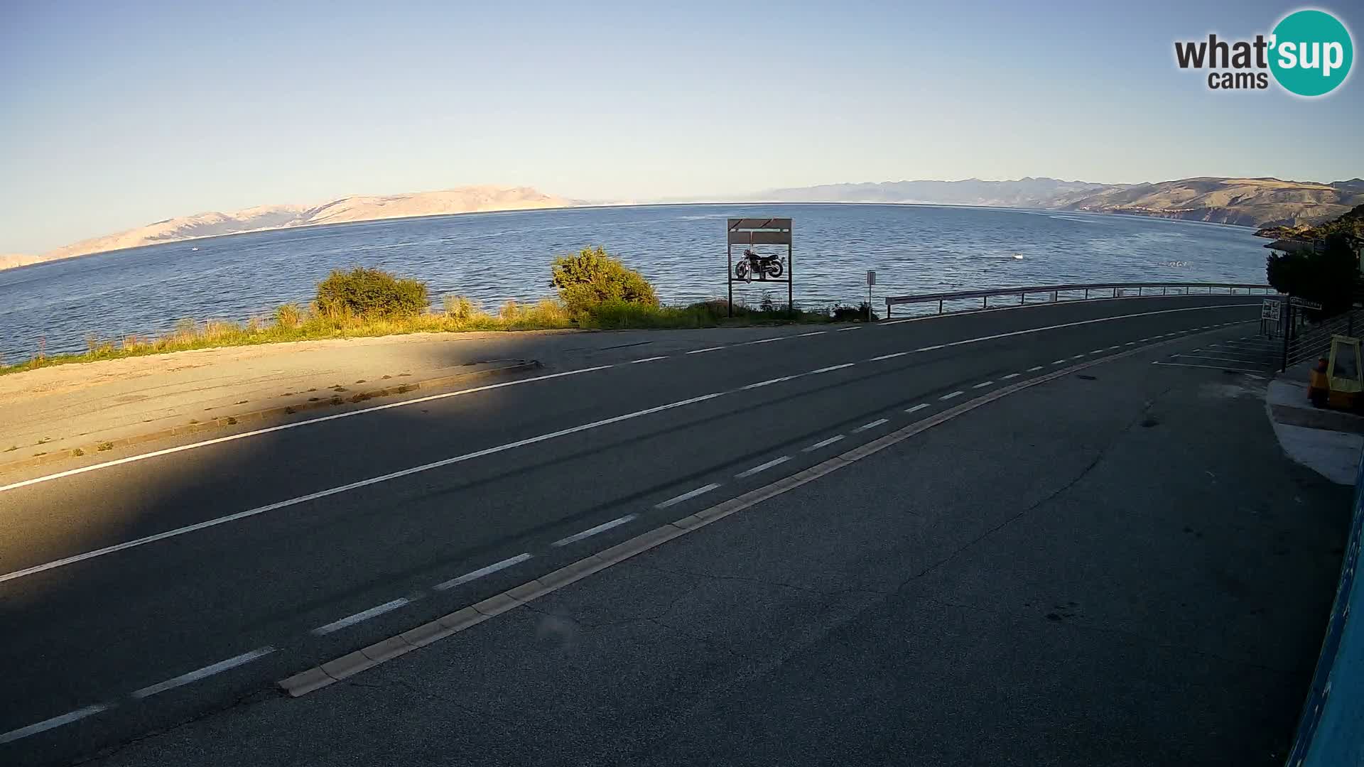 Kamera Jadranska Magistrala D8 pri SENJu – pogled na otok KRK
