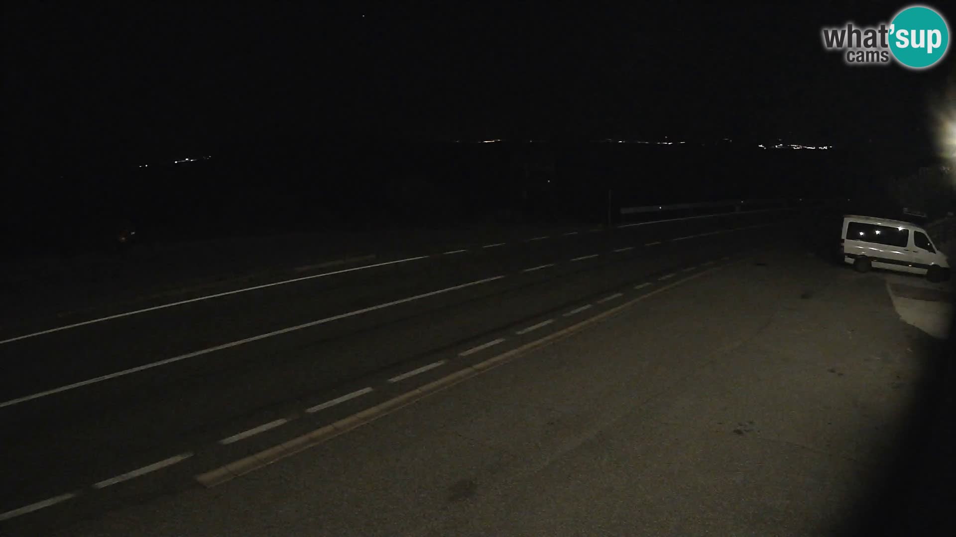 Kamera Jadranska Magistrala D8 pri SENJu – pogled na otok KRK