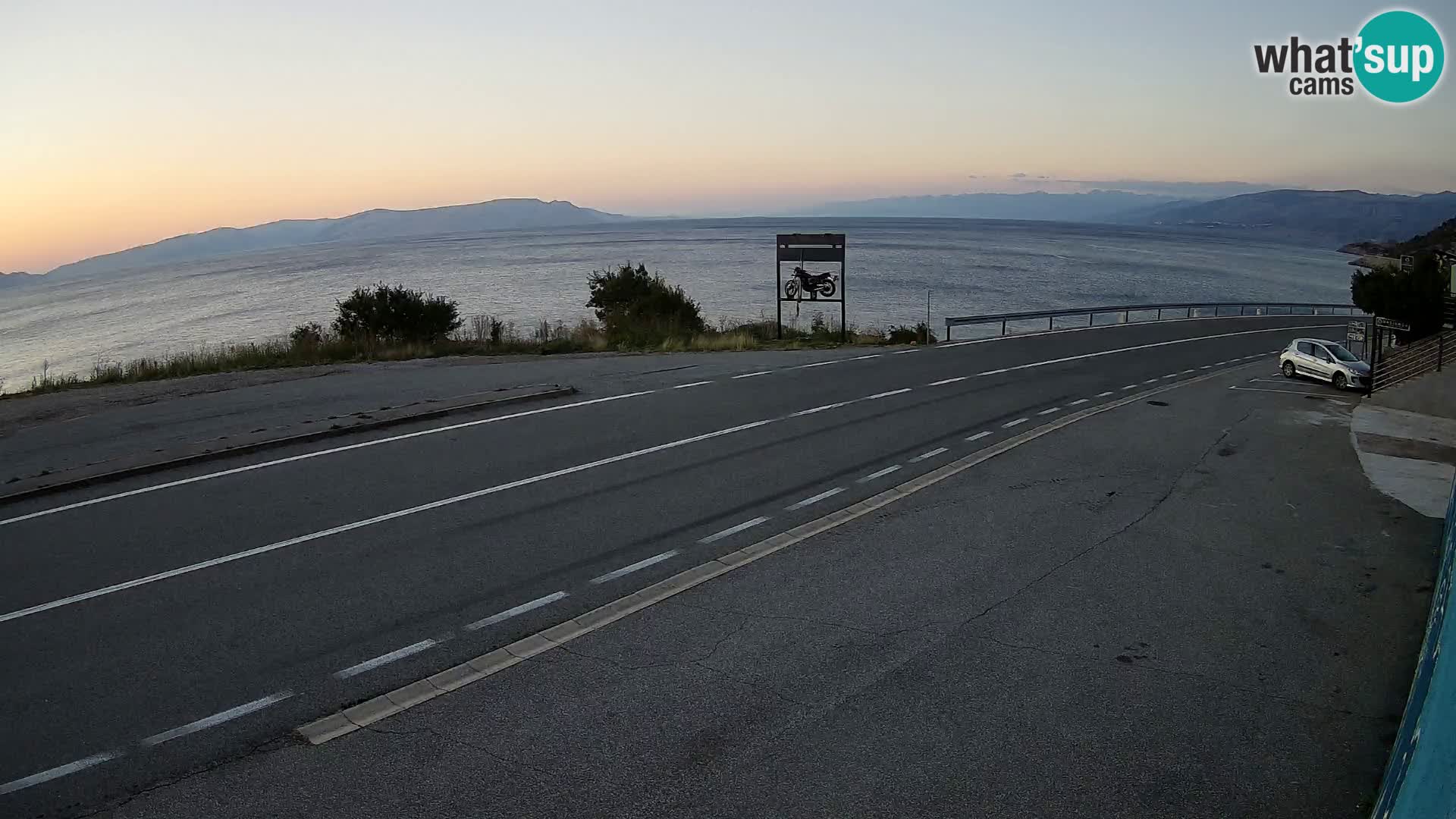 Webcam autopista adriática D8 cerca de SENJ – vista de la isla de KRK