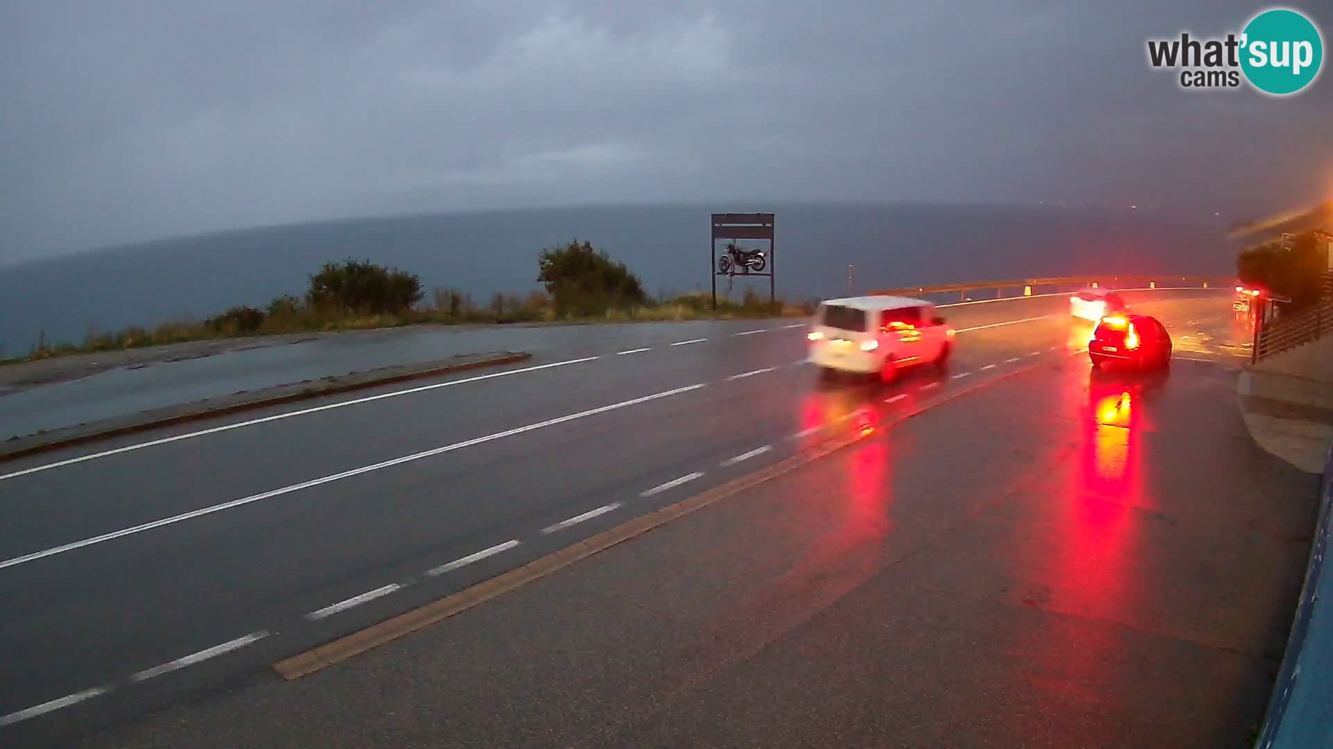 Webcam autopista adriática D8 cerca de SENJ – vista de la isla de KRK