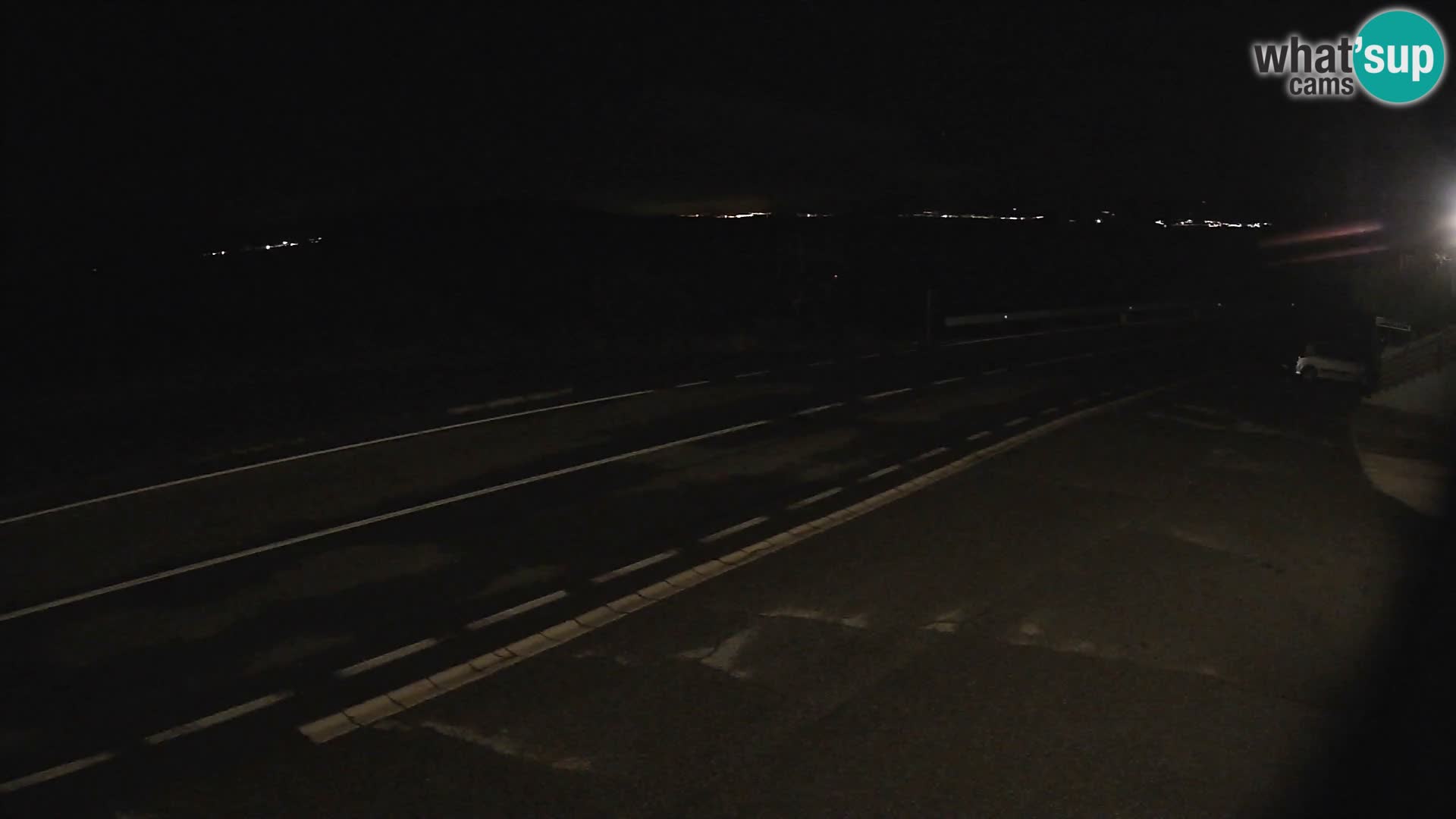 Kamera Jadranska Magistrala D8 pri SENJu – pogled na otok KRK