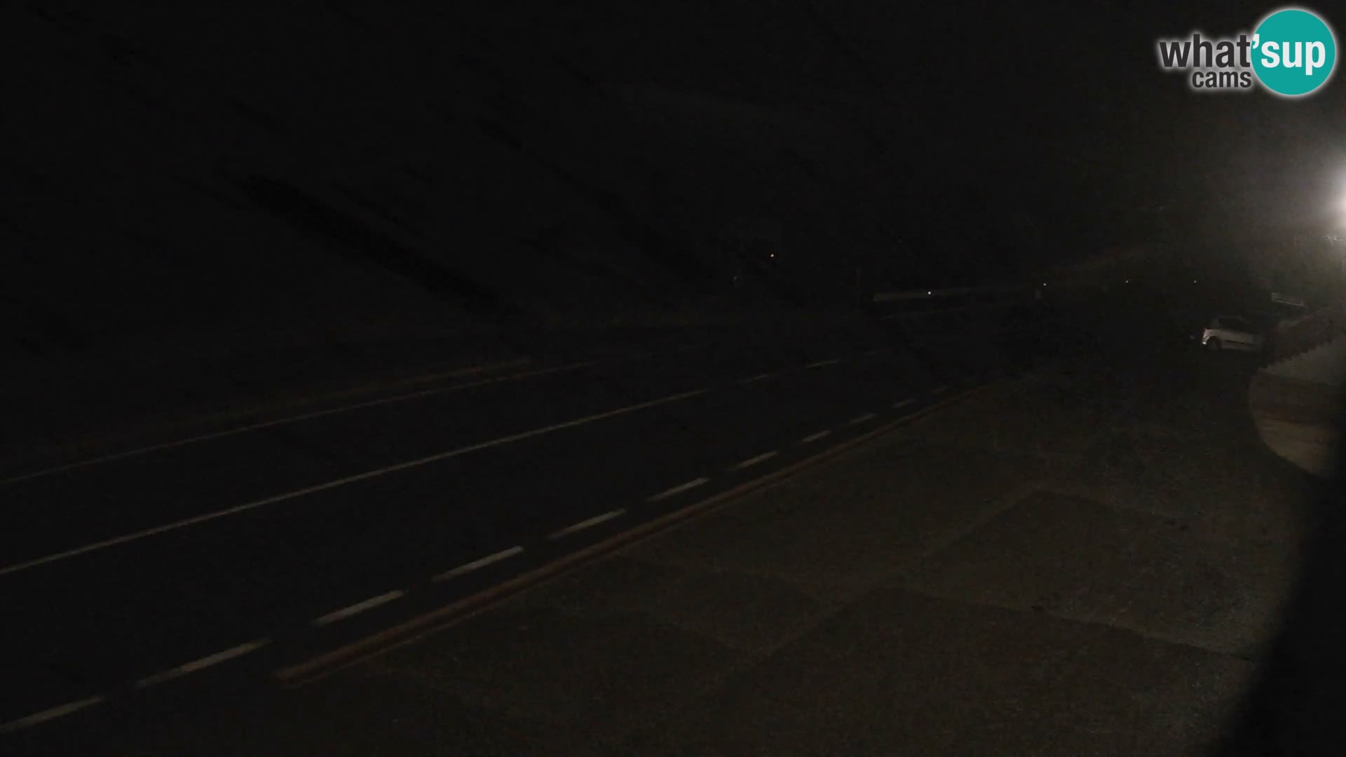 Kamera Jadranska Magistrala D8 pri SENJu – pogled na otok KRK