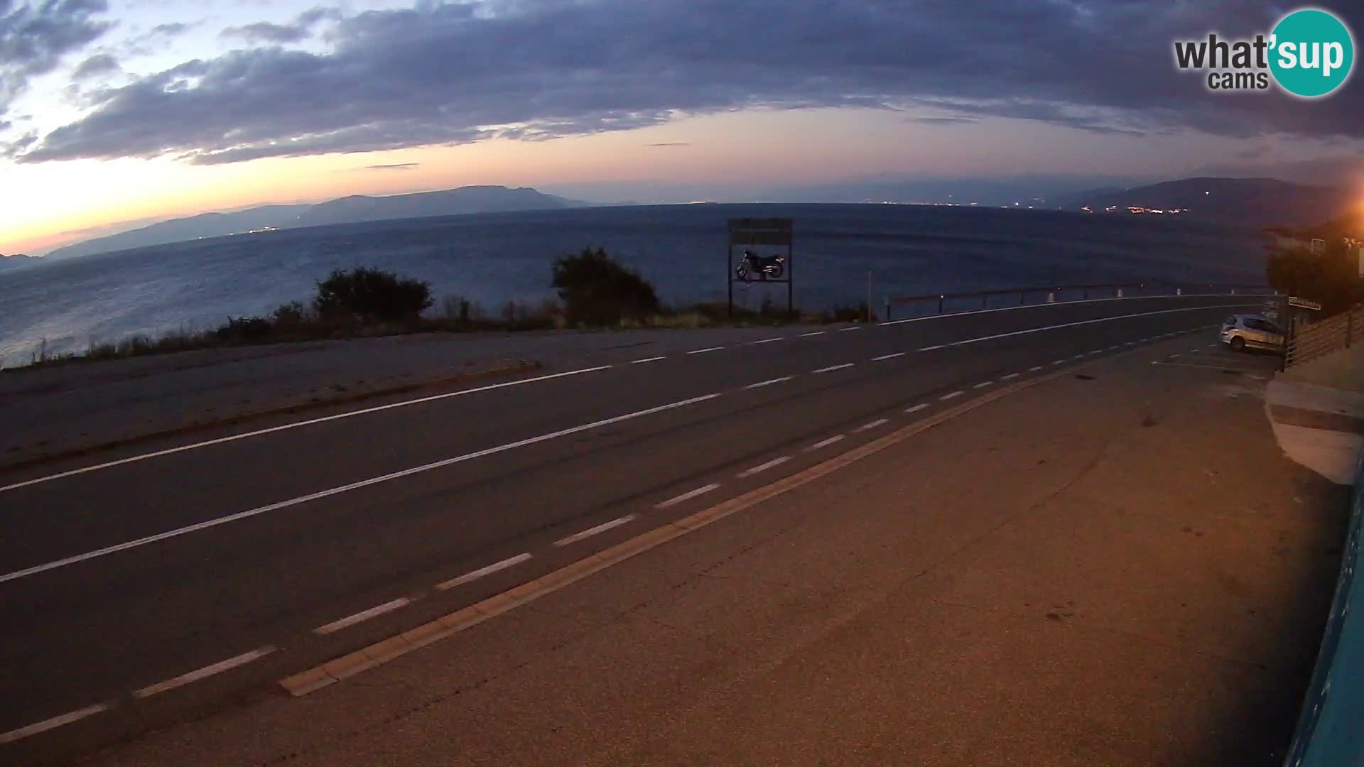 Webcam autopista adriática D8 cerca de SENJ – vista de la isla de KRK