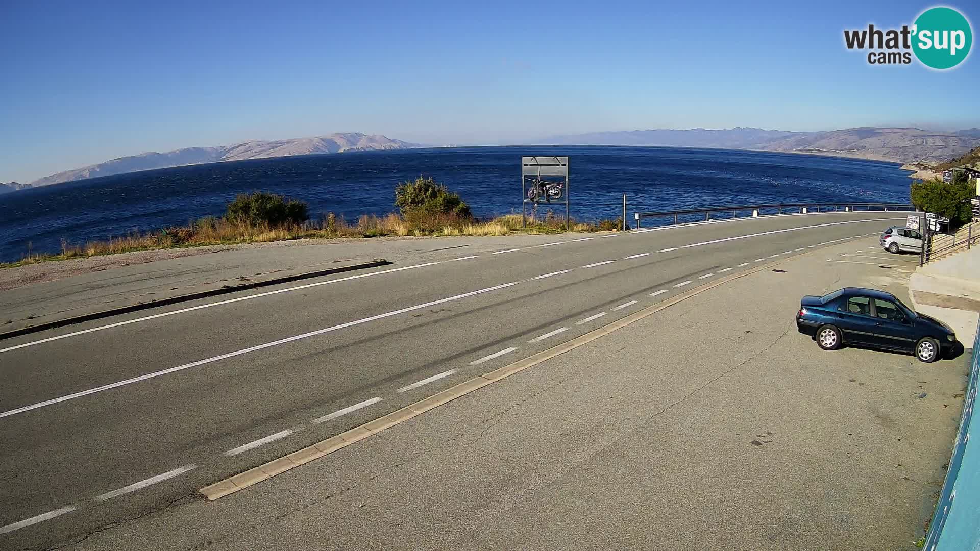 Kamera Jadranska Magistrala D8 pri SENJu – pogled na otok KRK