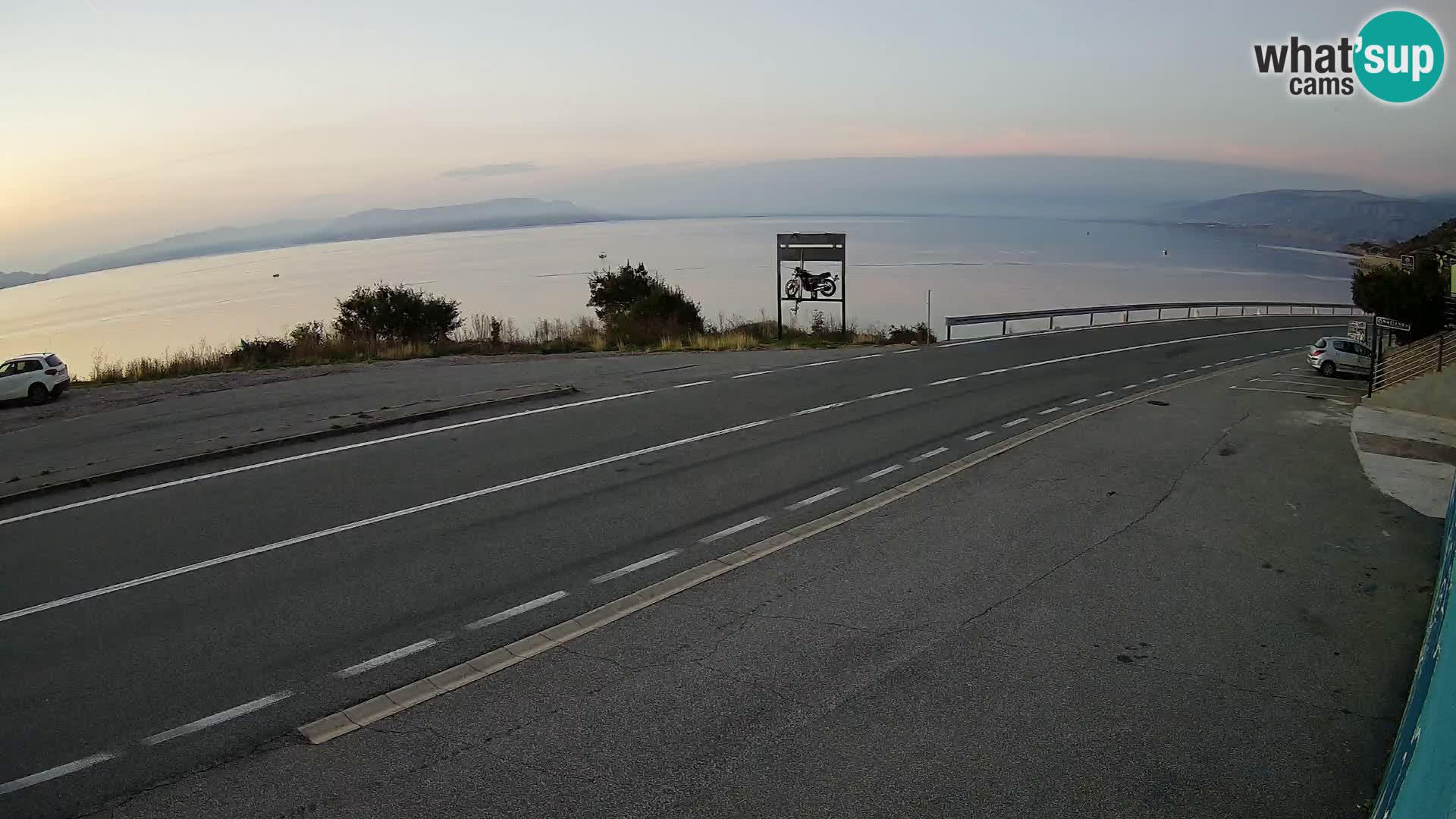 Webcam autopista adriática D8 cerca de SENJ – vista de la isla de KRK