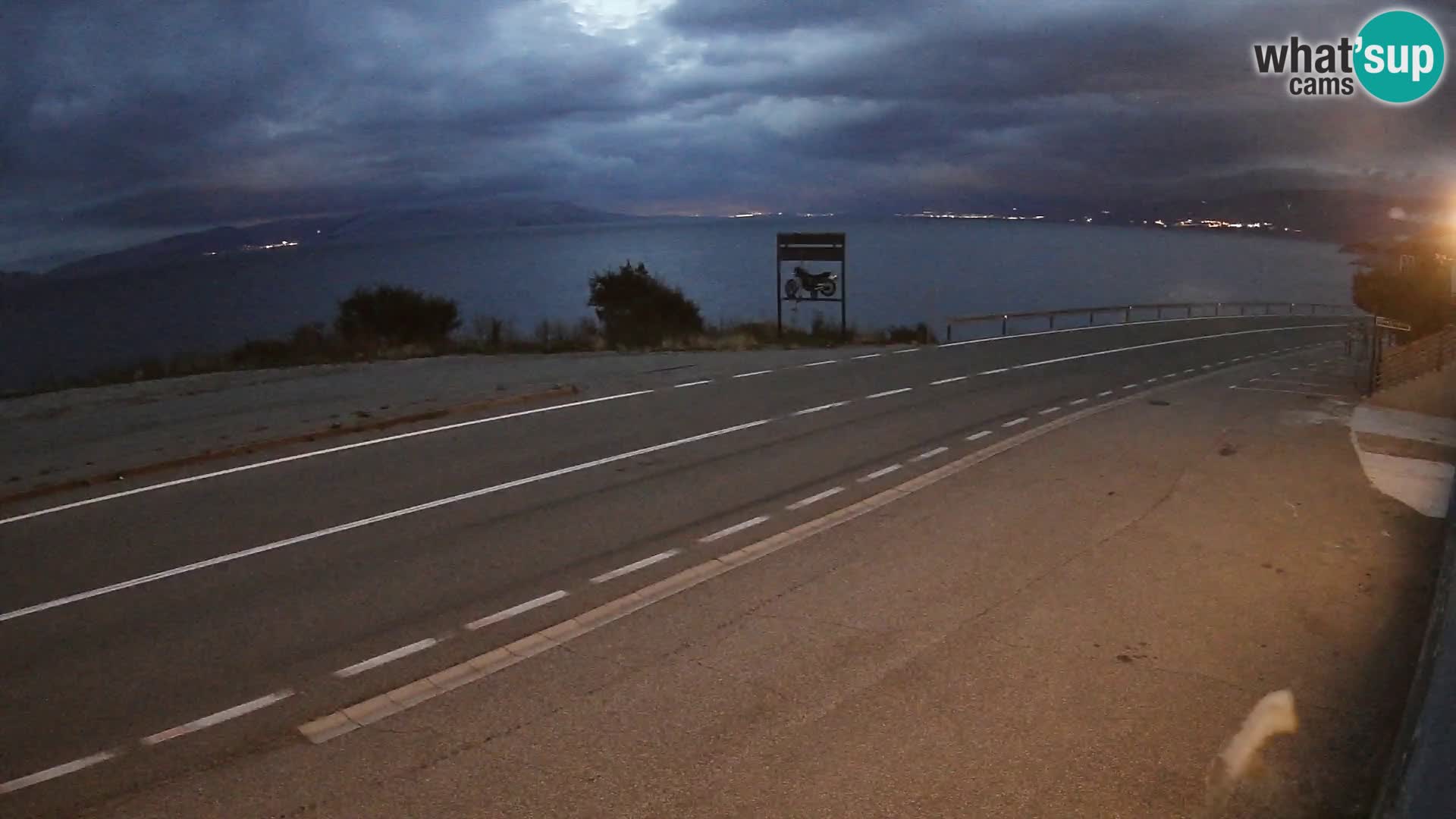 Webcam Adria-Autobahn D8 bei SENJ – Blick auf die Insel KRK