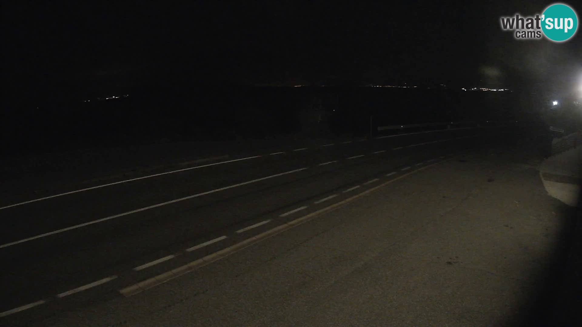 Kamera Jadranska Magistrala D8 pri SENJu – pogled na otok KRK