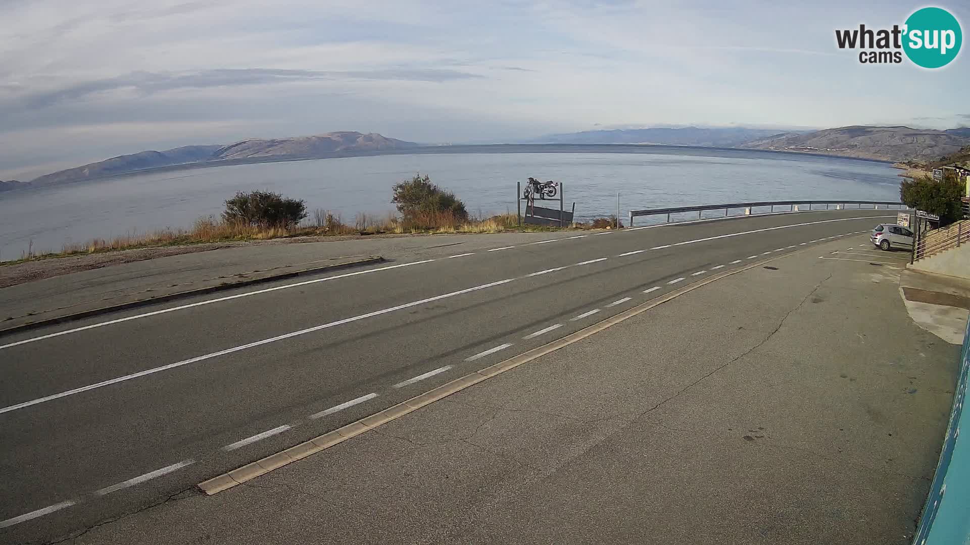 Kamera Jadranska Magistrala D8 pri SENJu – pogled na otok KRK