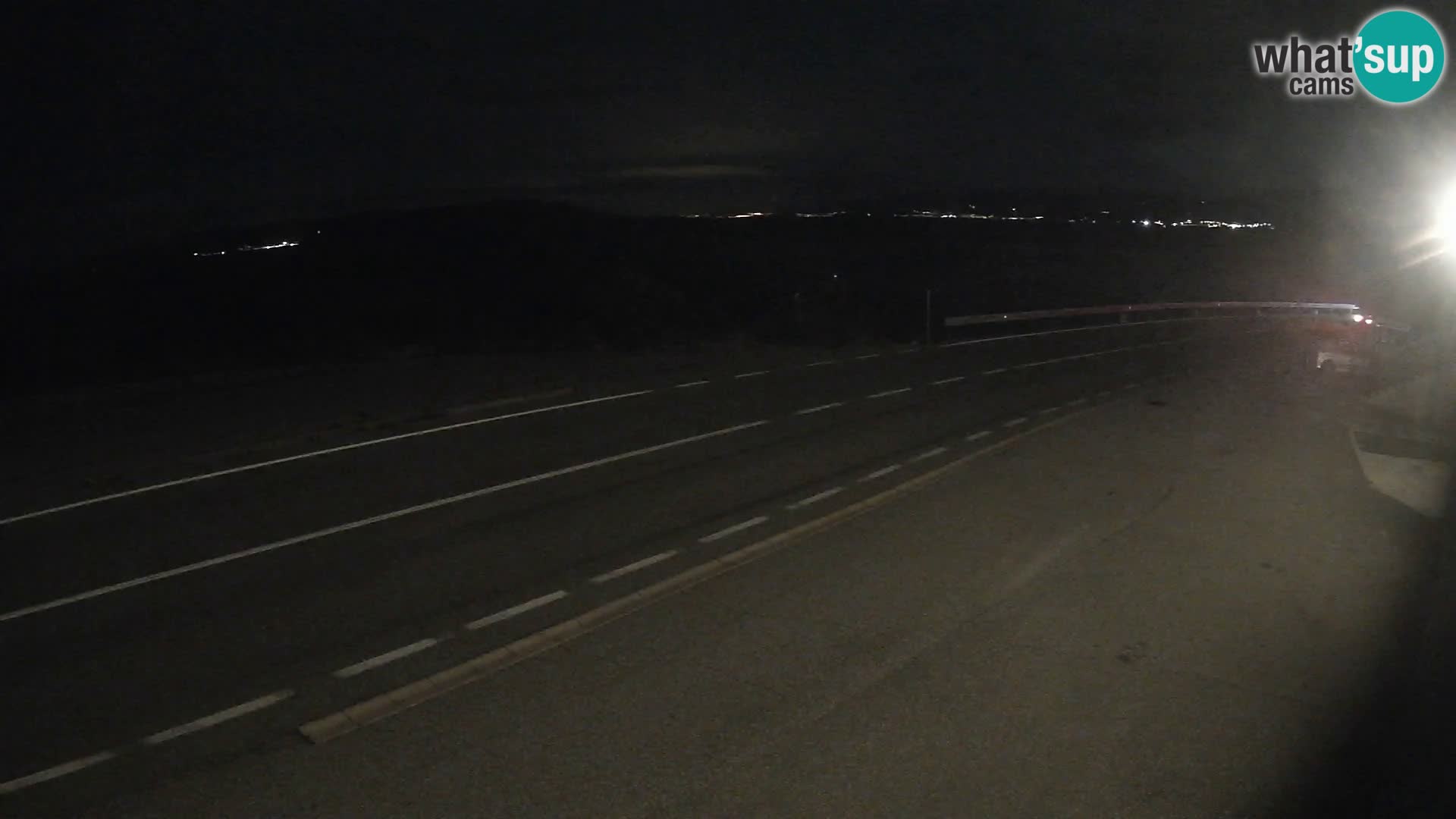 Webcam autopista adriática D8 cerca de SENJ – vista de la isla de KRK