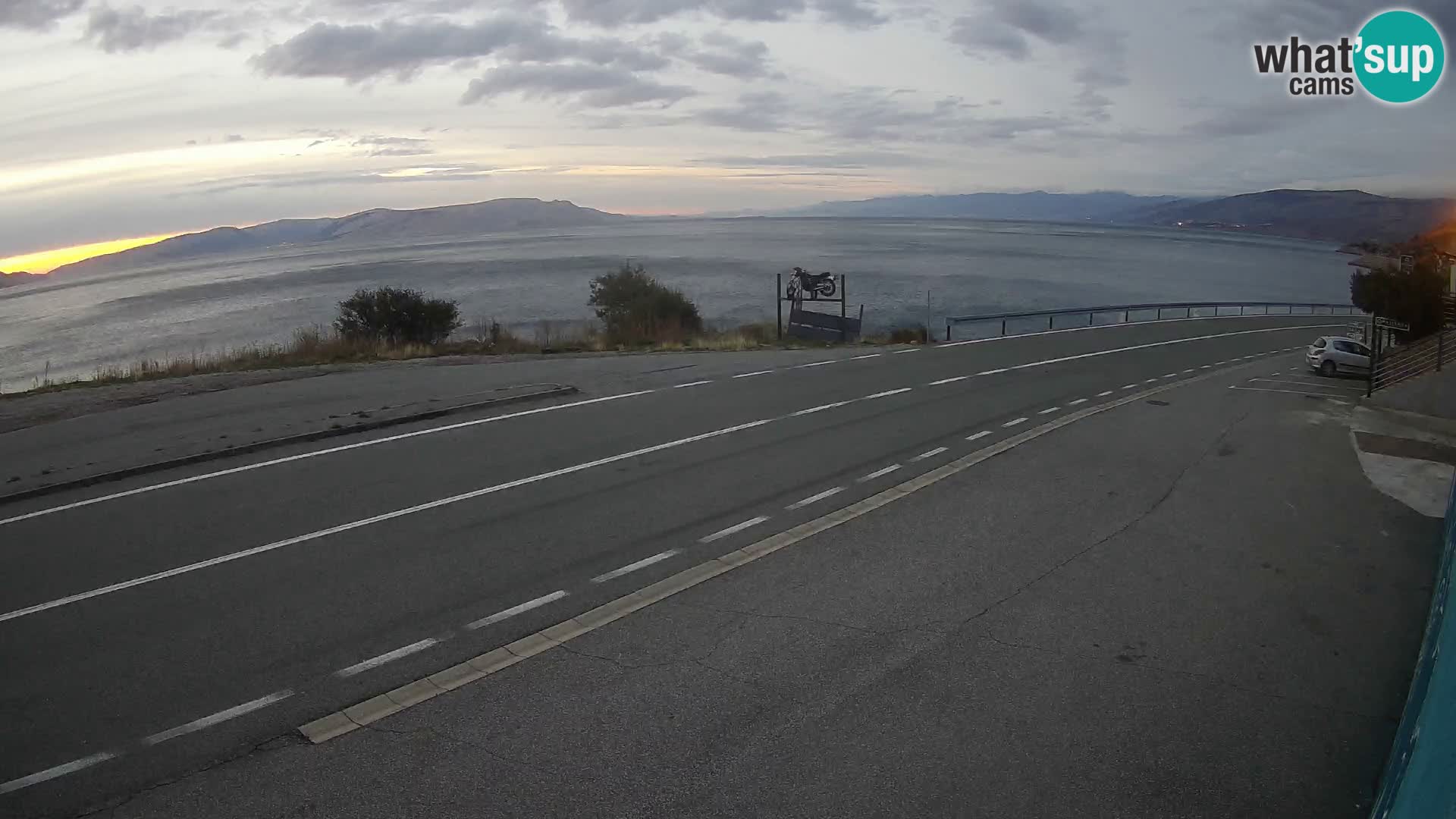 Web kamera Jadranska Magistrala kod SENJa – pogled na KRK