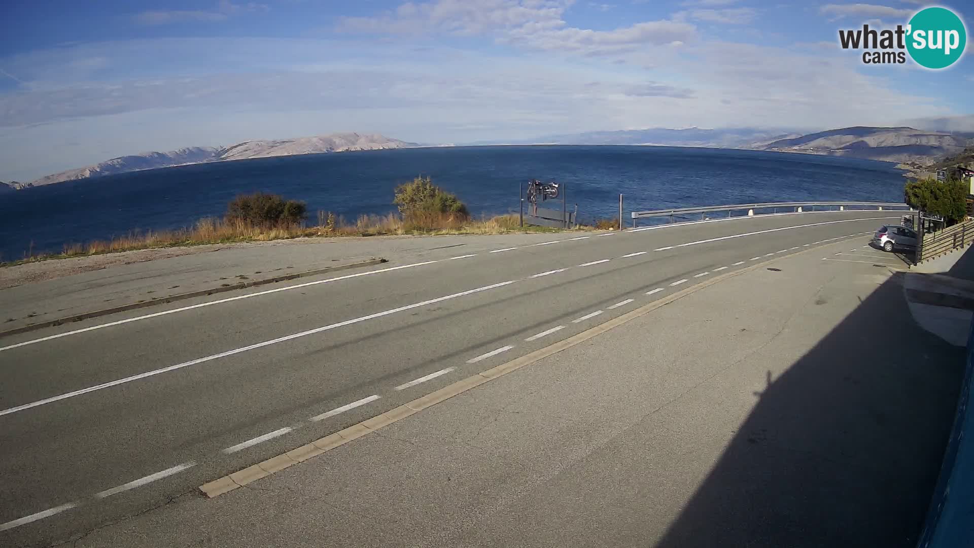 Kamera Jadranska Magistrala D8 pri SENJu – pogled na otok KRK