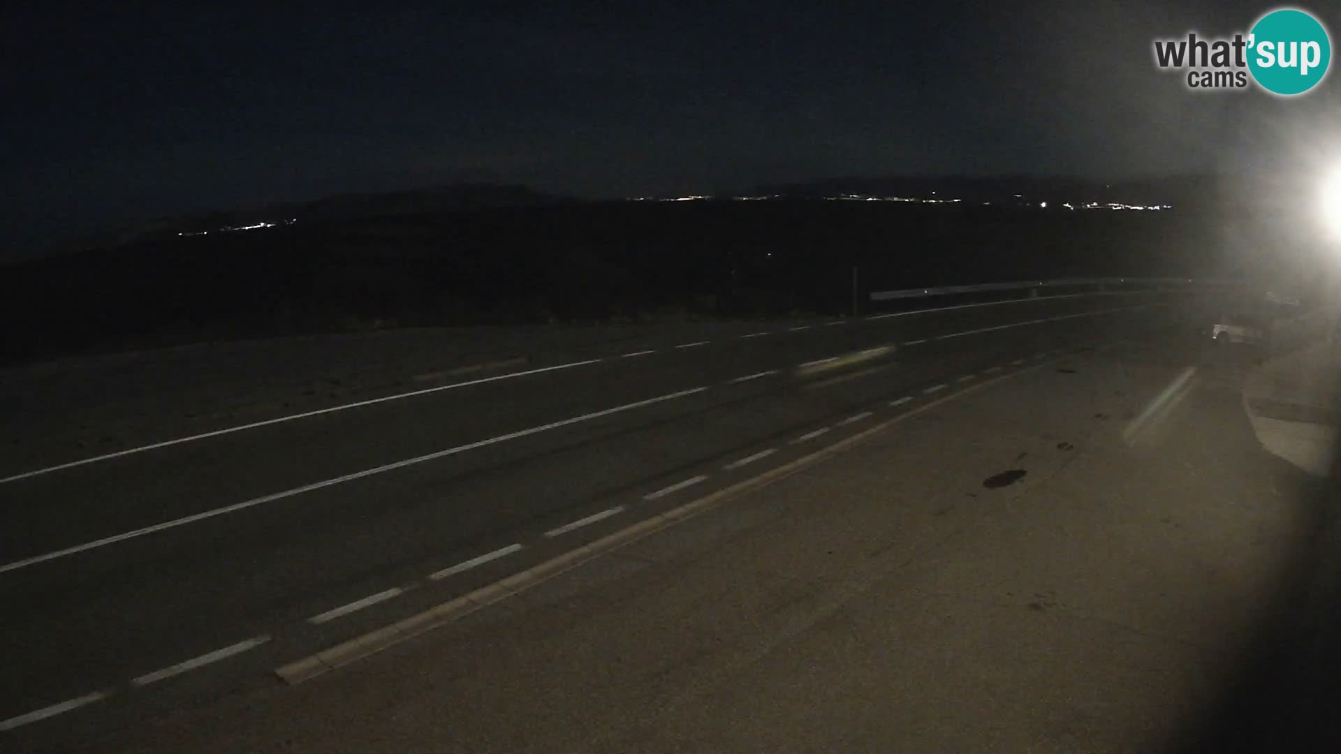 Kamera Jadranska Magistrala D8 pri SENJu – pogled na otok KRK