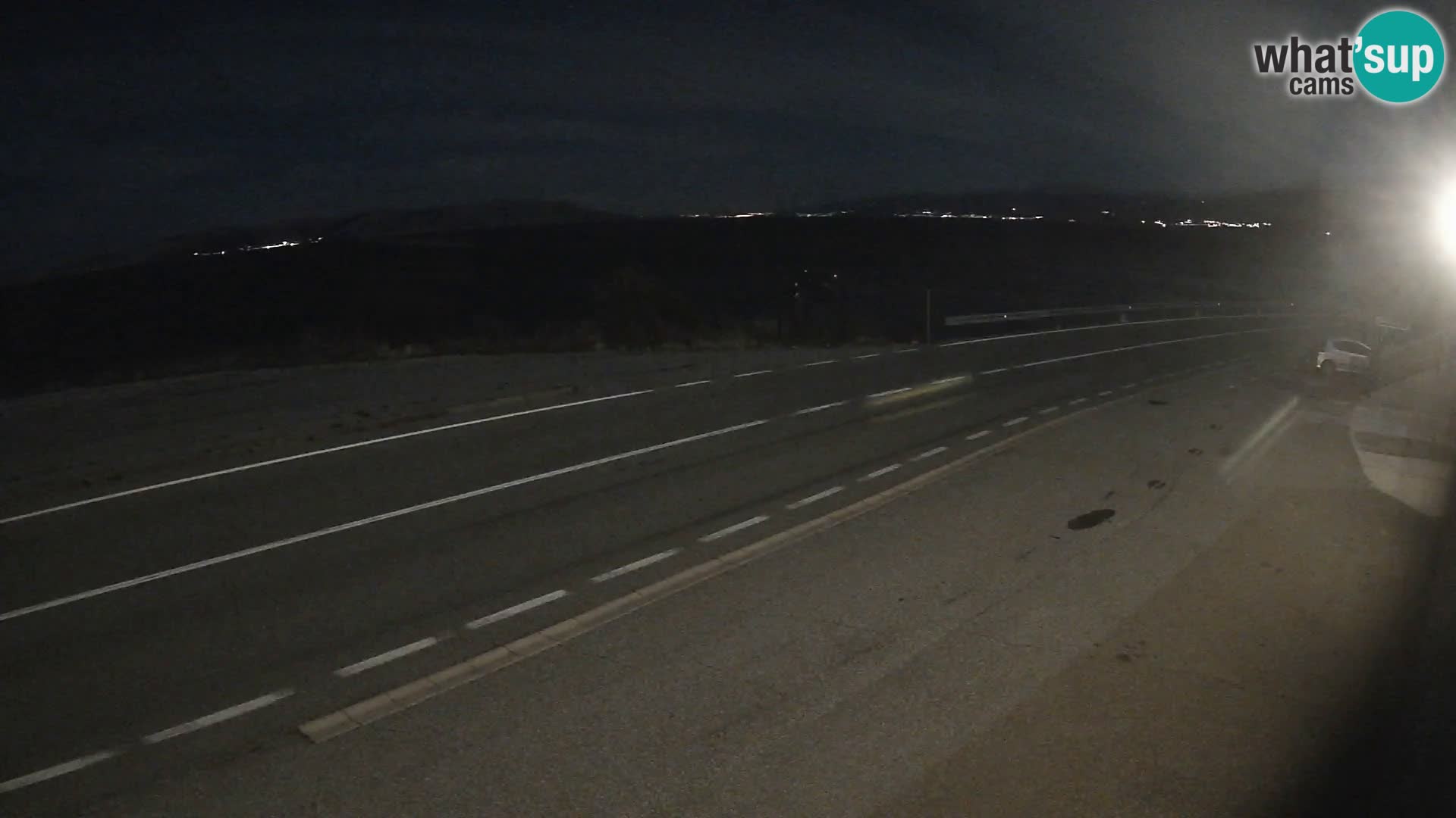 Kamera Jadranska Magistrala D8 pri SENJu – pogled na otok KRK