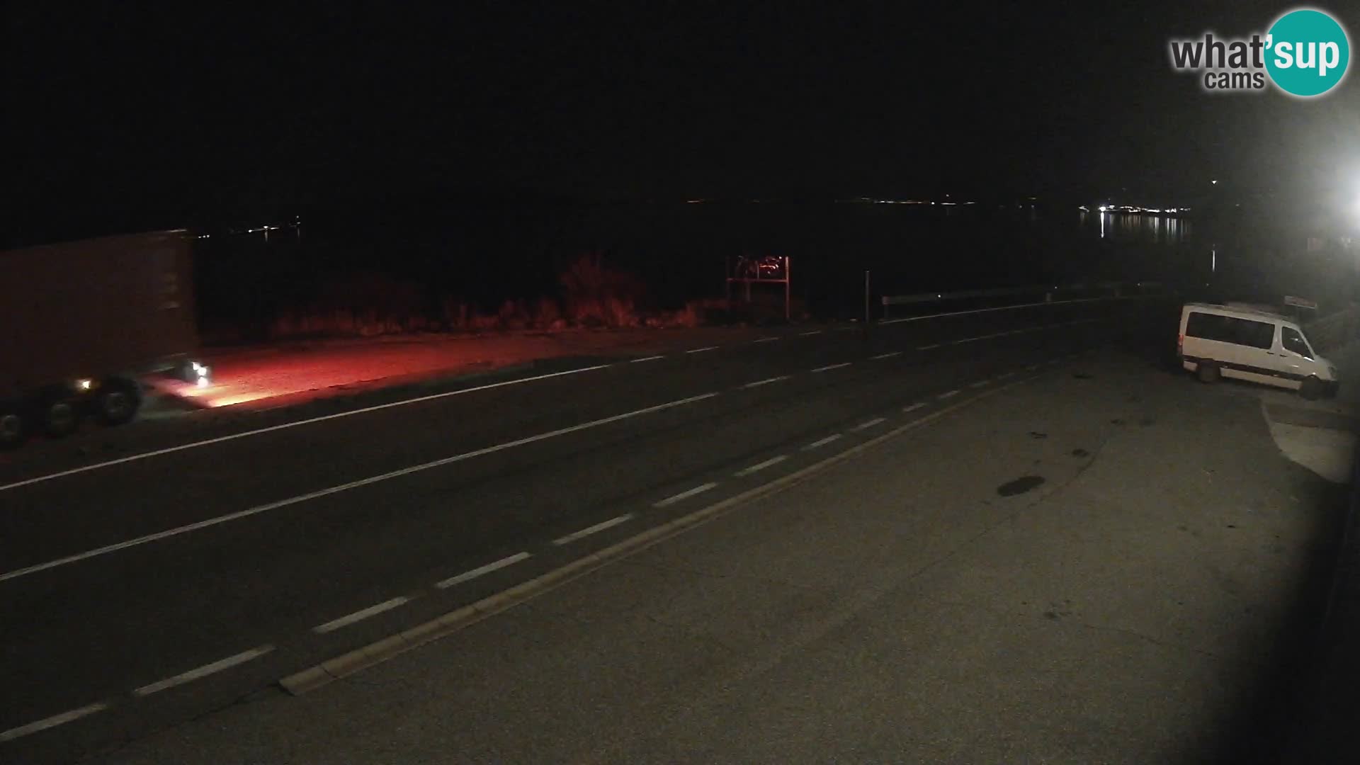 Kamera Jadranska Magistrala D8 pri SENJu – pogled na otok KRK