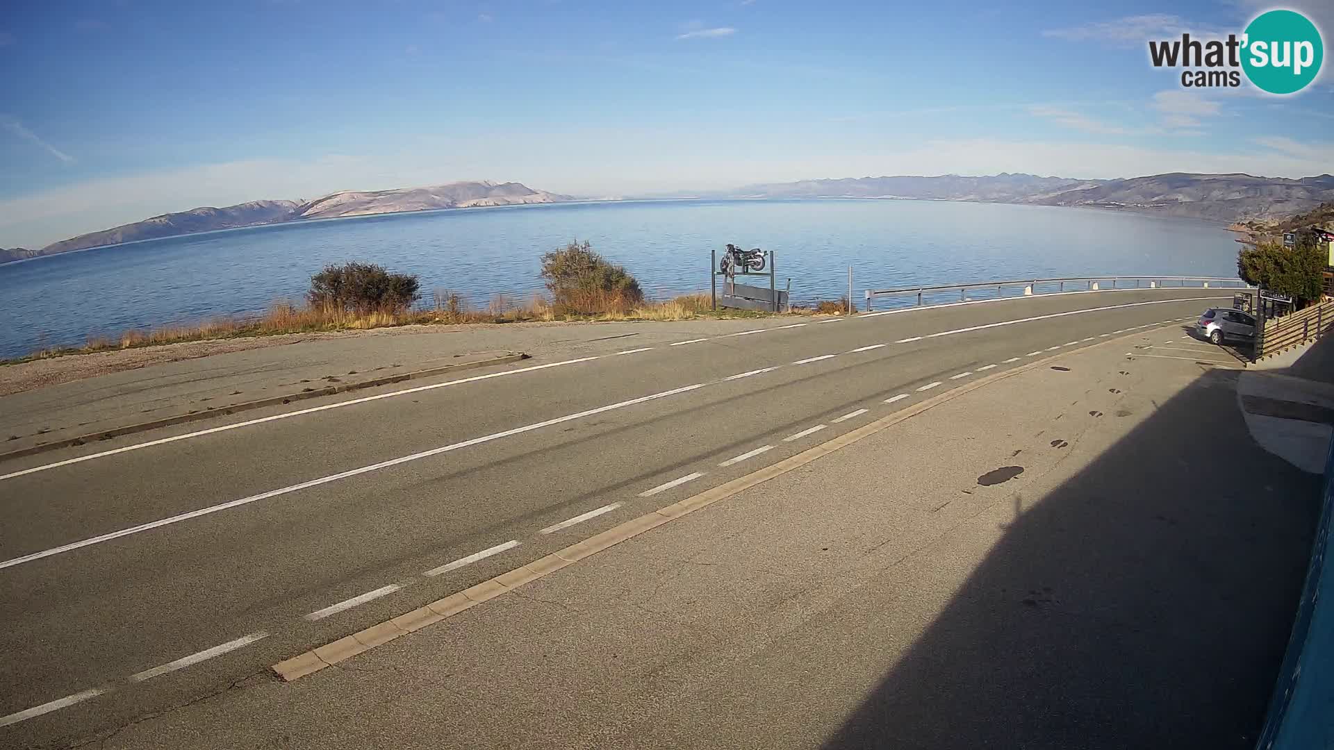 Kamera Jadranska Magistrala D8 pri SENJu – pogled na otok KRK