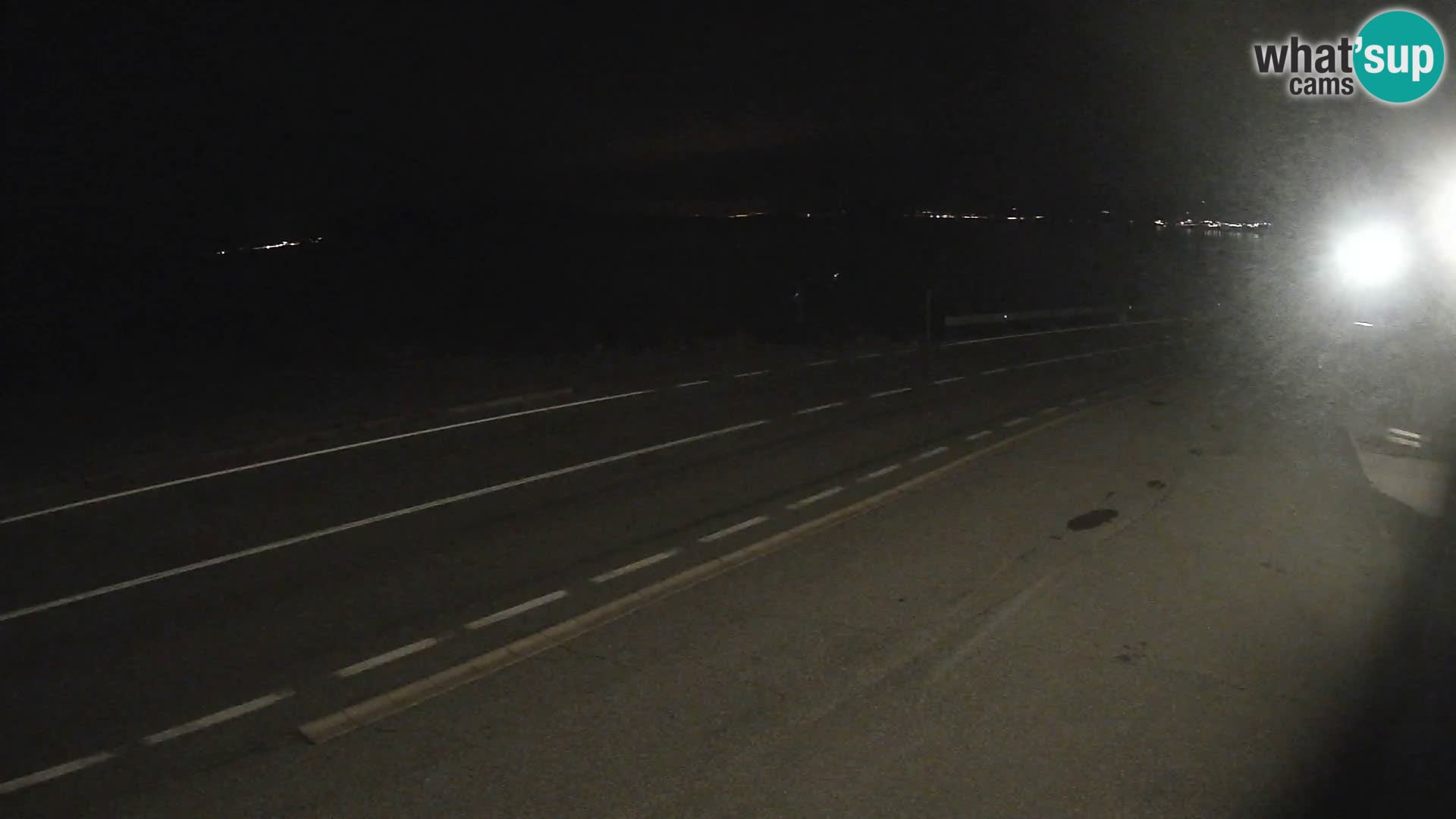 Kamera Jadranska Magistrala D8 pri SENJu – pogled na otok KRK