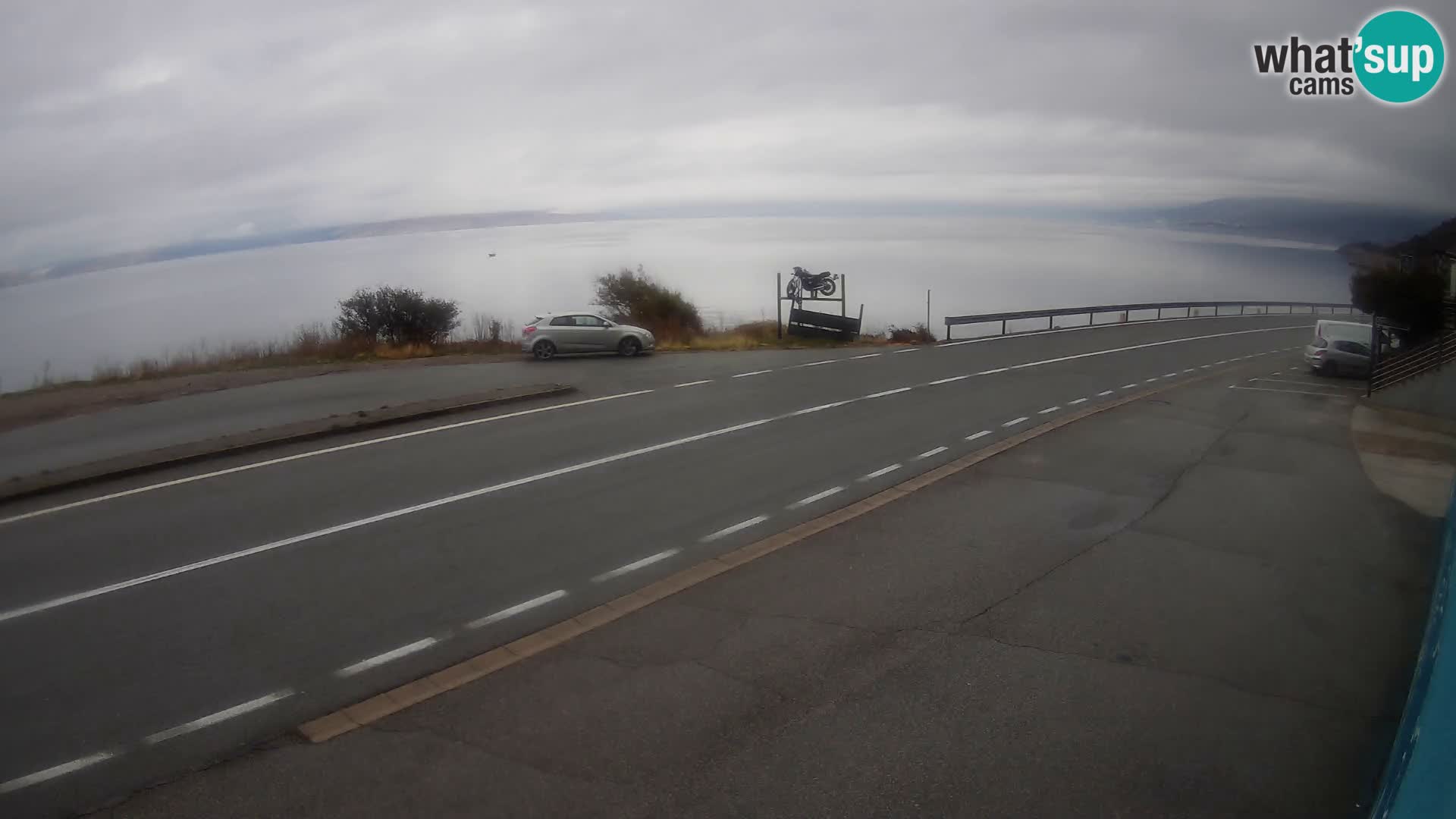 Webcam autopista adriática D8 cerca de SENJ – vista de la isla de KRK