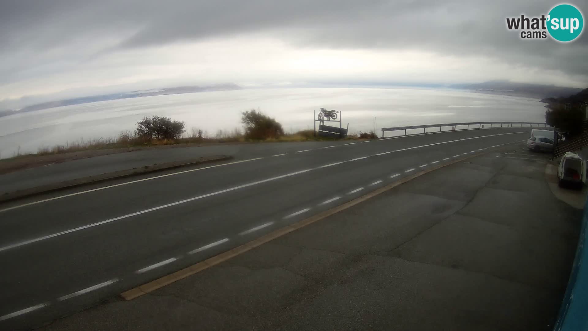 Webcam autopista adriática D8 cerca de SENJ – vista de la isla de KRK